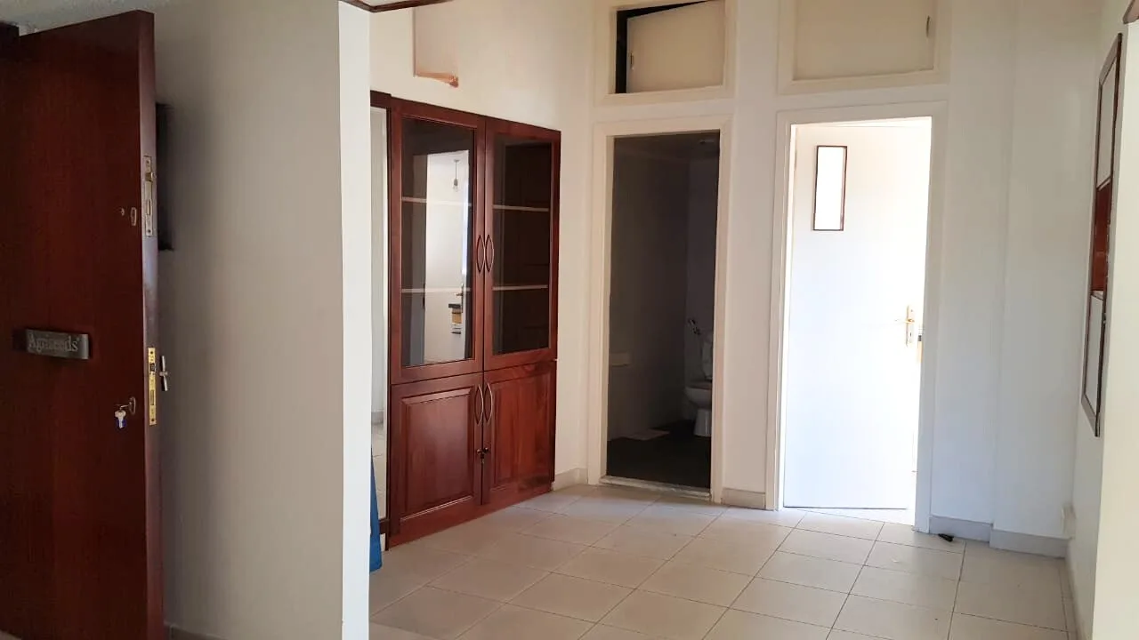 Office for rent in Badaro — الصورة 2