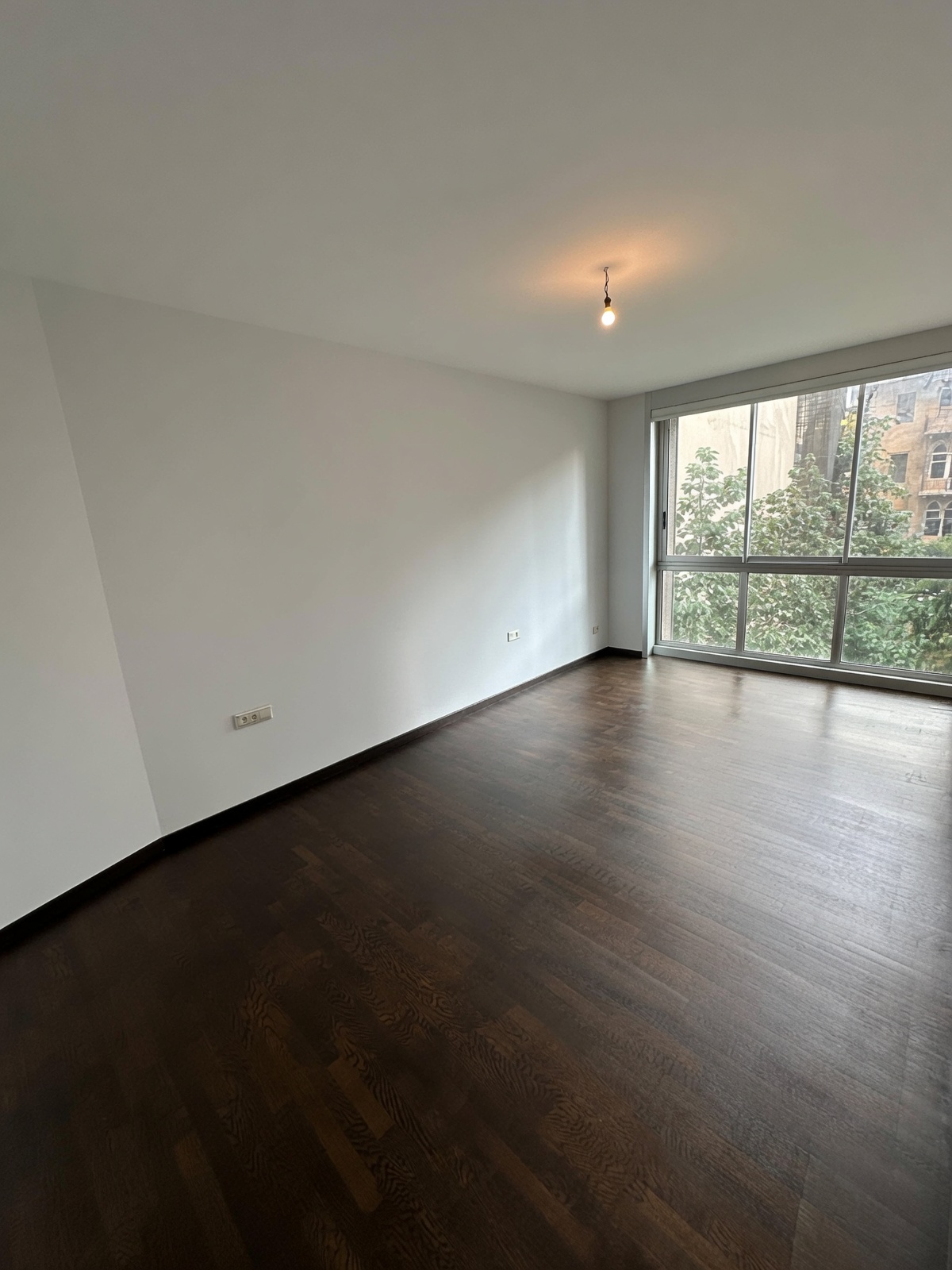 Expansive Three-Bedroom Residence in Saifi — الصورة 3