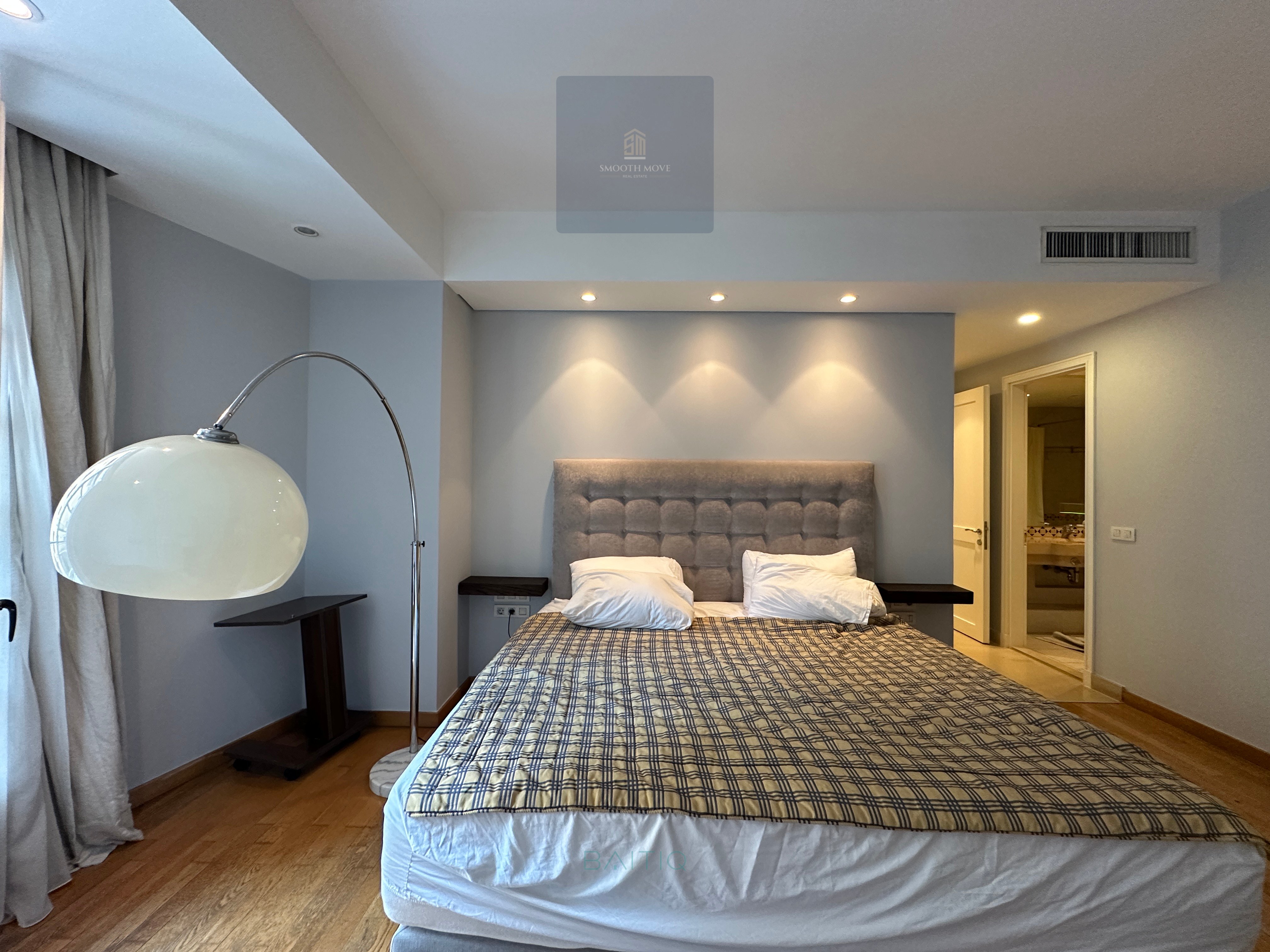 Spectacular Apartment With Terrace and Garden for Rent or Sale in Saifi Village, Beirut — الصورة 3