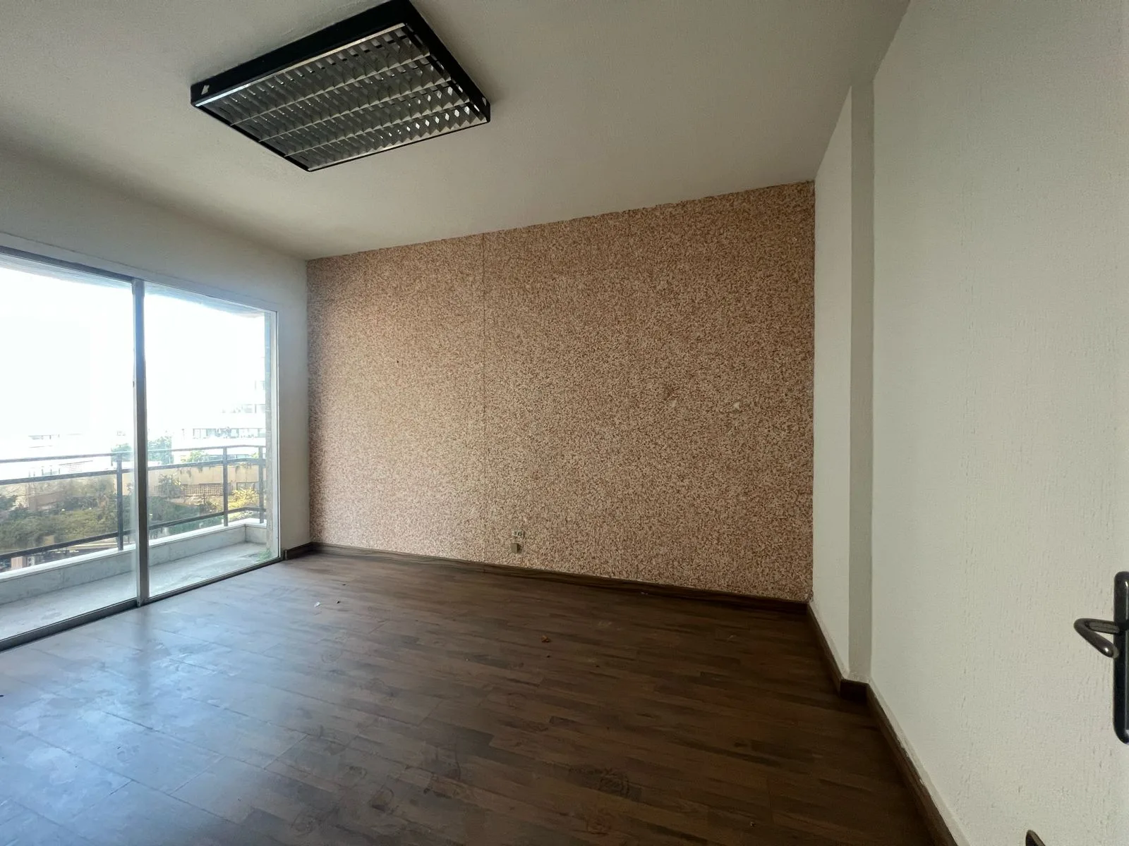 Office for Rent in Sodeco, Beirut, Lebanon — الصورة 5