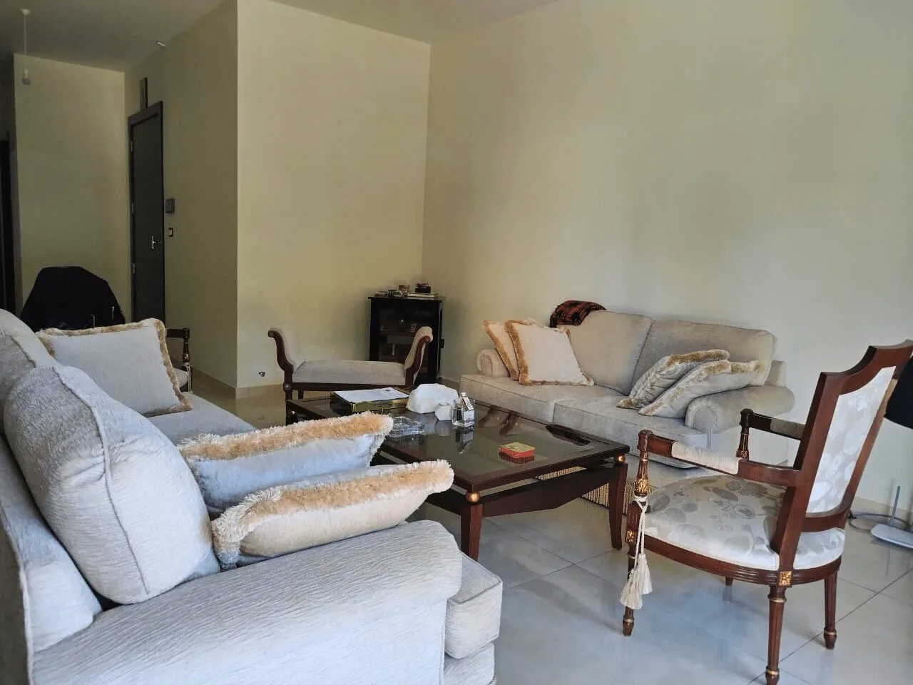 Apartment for Sale in Ballouneh, Lebanon — الصورة 5