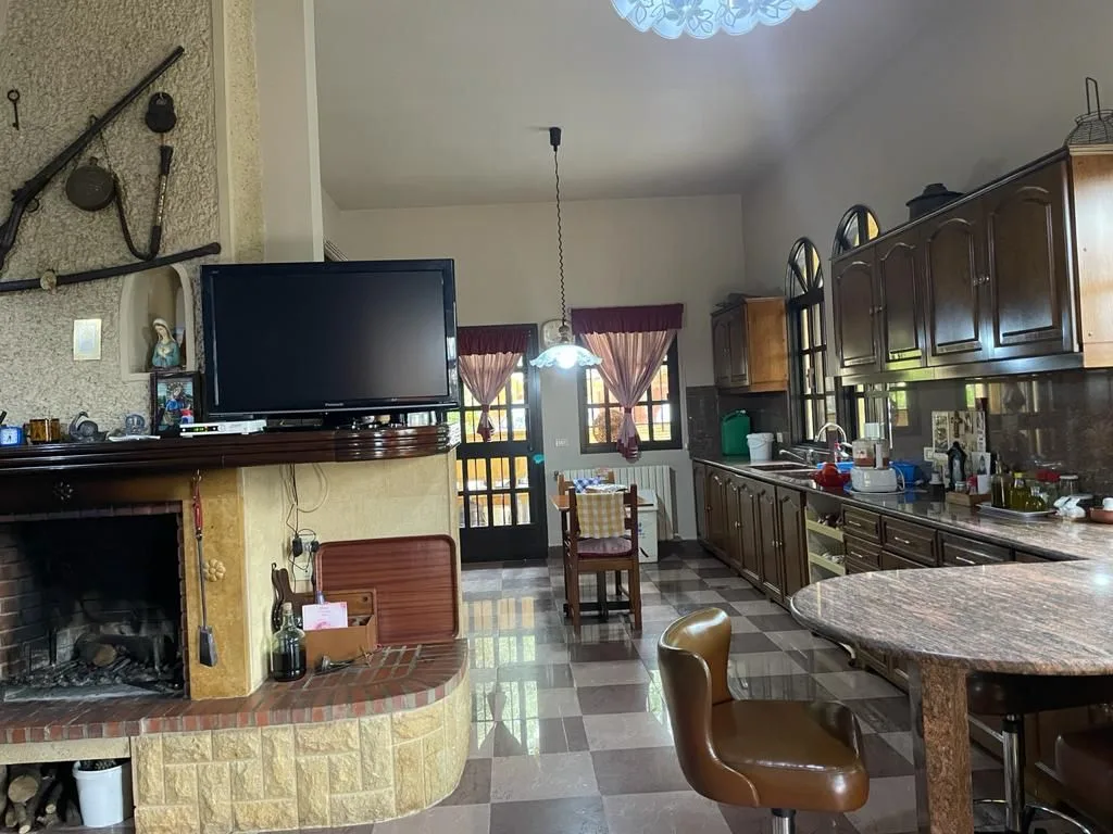 Villa for Sale in Qornet El Hamra, Lebanon — الصورة 3