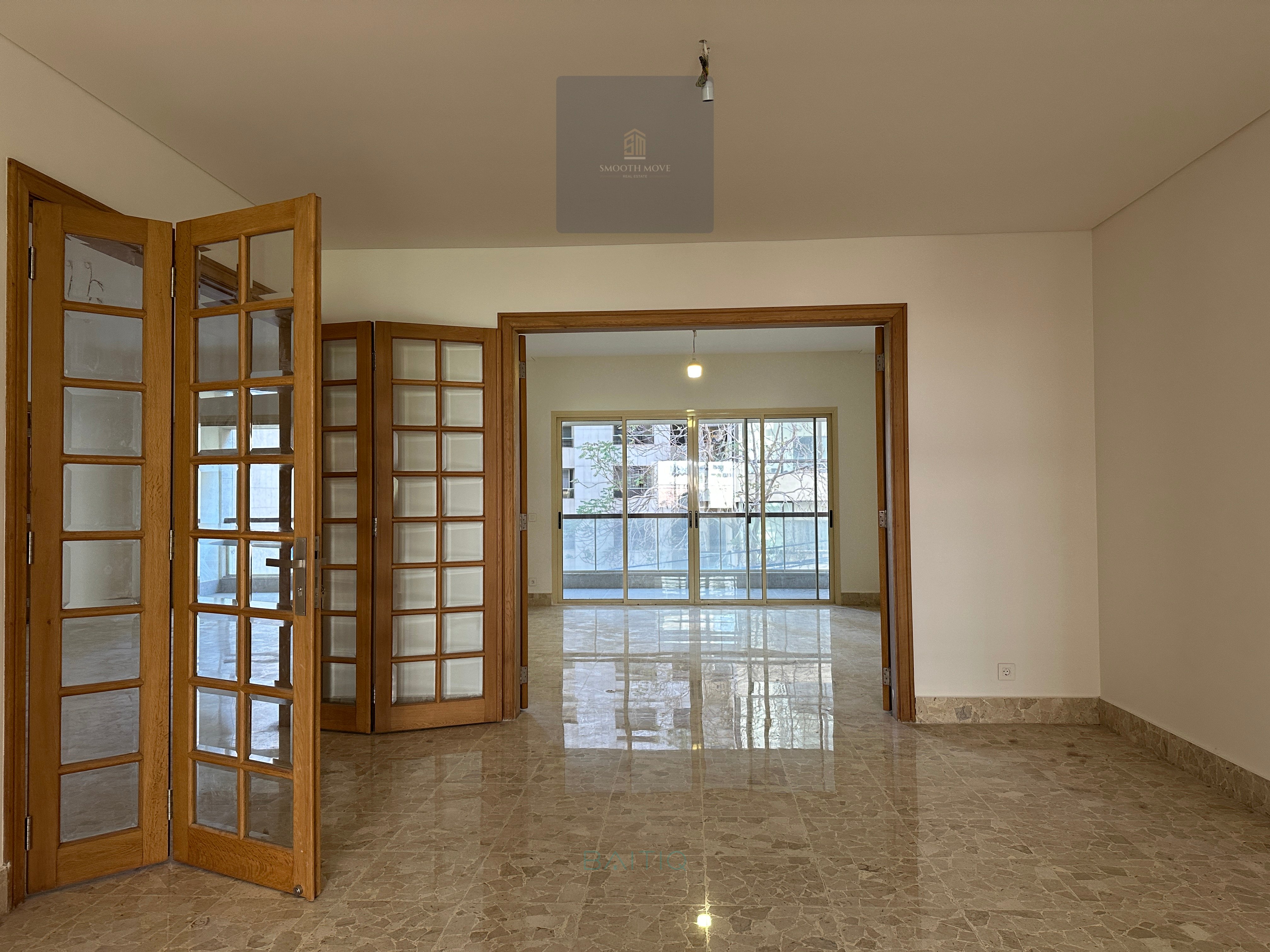 Enormous and Charming Apartment for Rent in Rawche, Beirut — الصورة 8