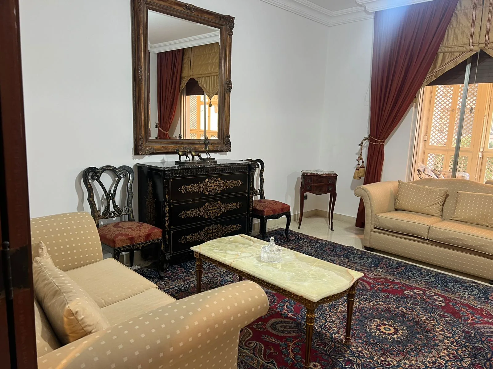 Apartment for Rent in Hamra, Beirut, Lebanon — الصورة 5