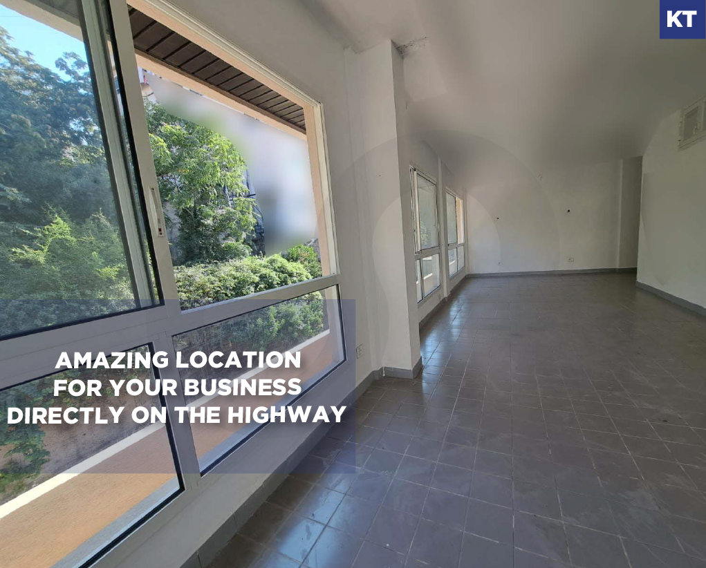 Amazing location for your business, directly on the highway/#KT139349