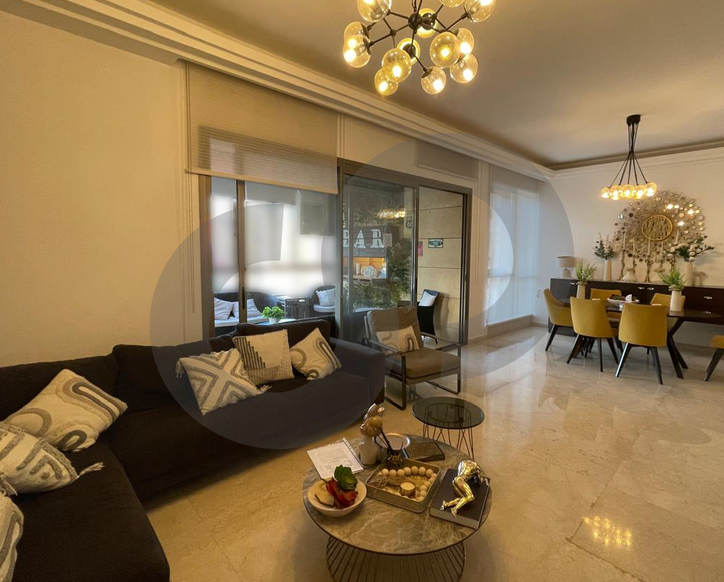 apartment is for sale on the main street of Mar Mikhael — الصورة 2