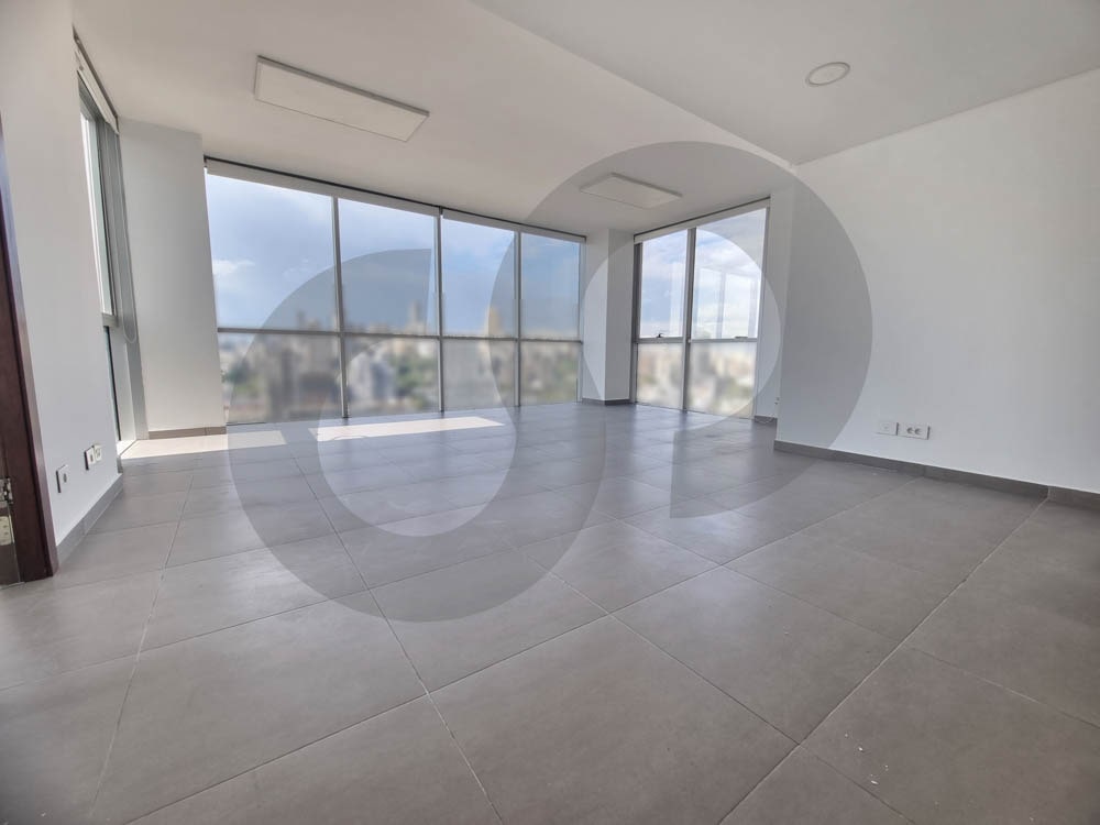 70sqm fully renovated office in Sin El Fil — الصورة 2