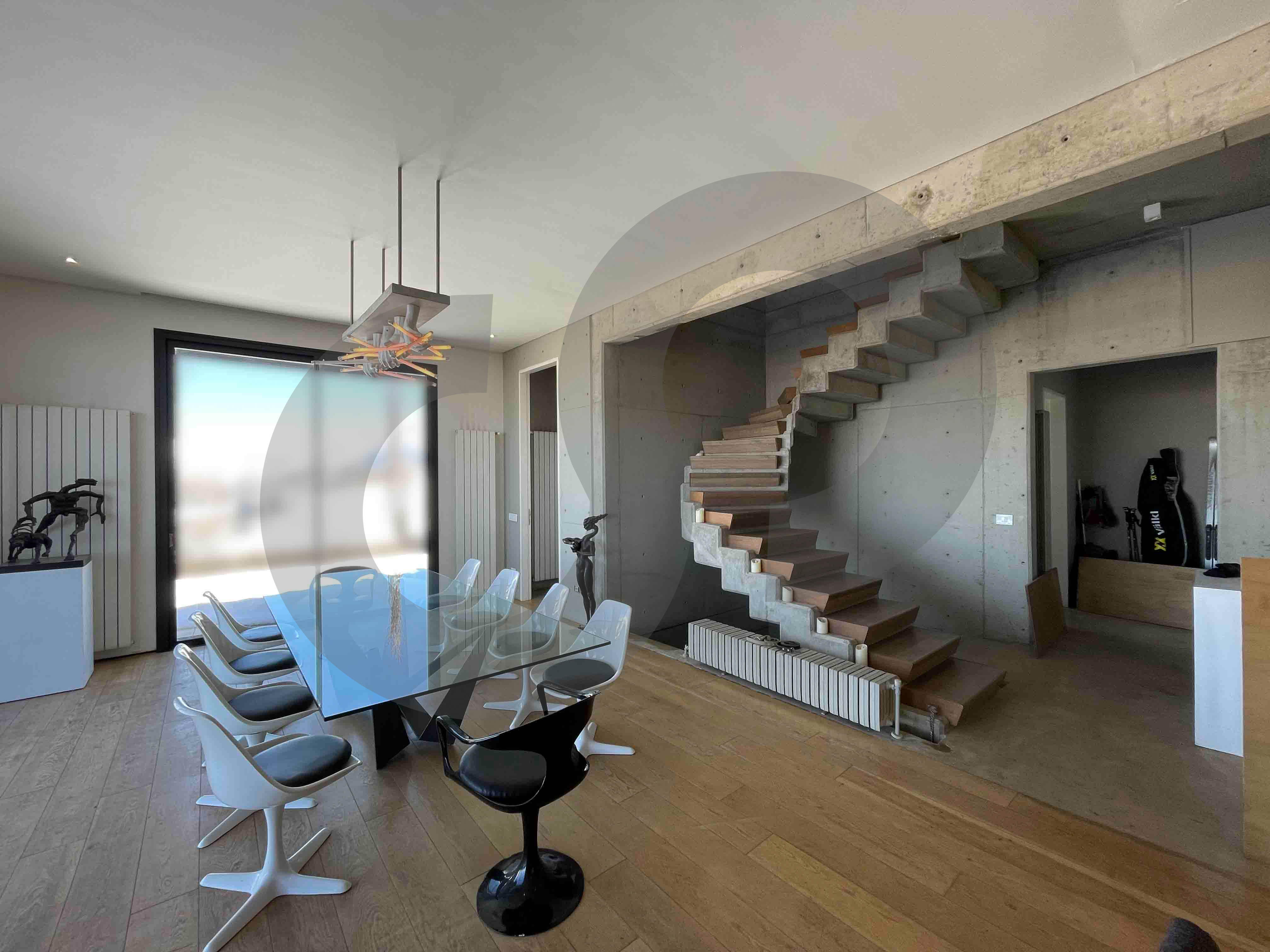Located in a very prime and prestigious area in FAQRA — الصورة 2