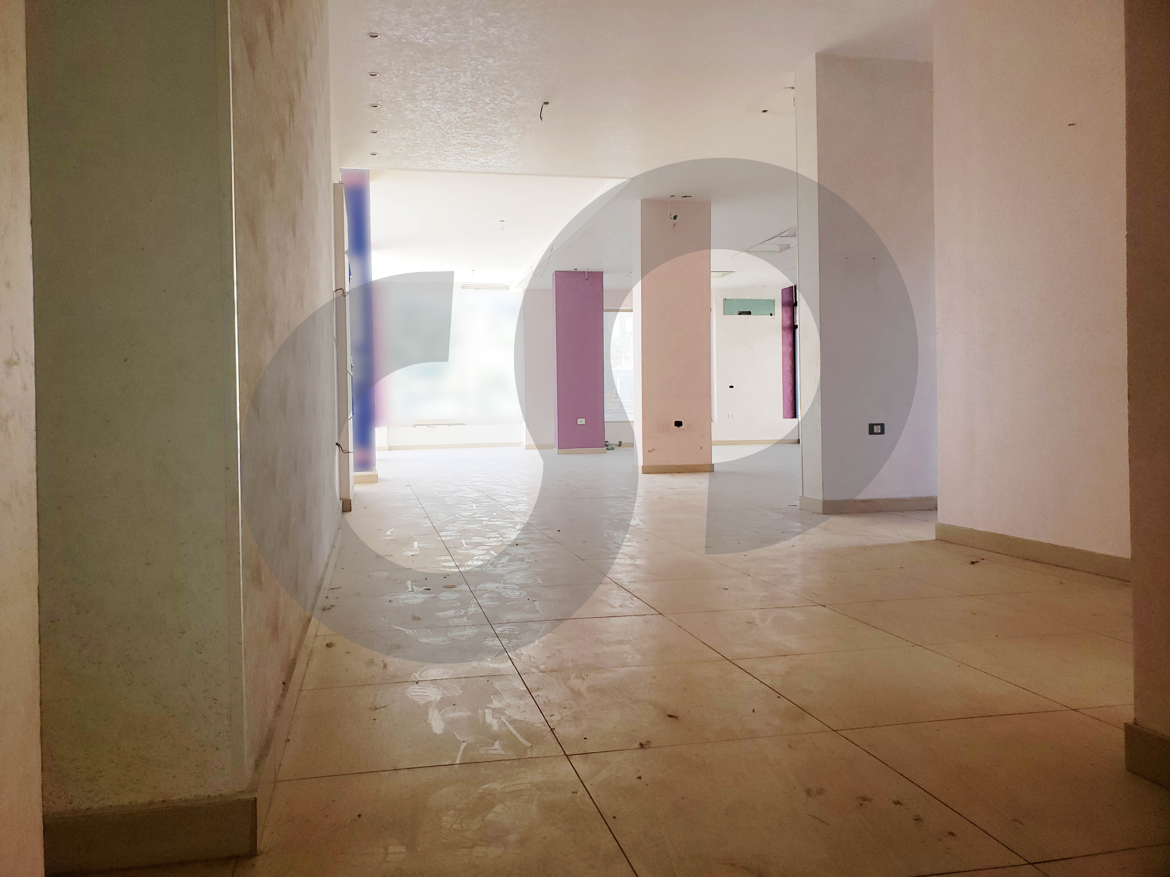 350 sqm showroom FOR RENT in Awkar — photo 2
