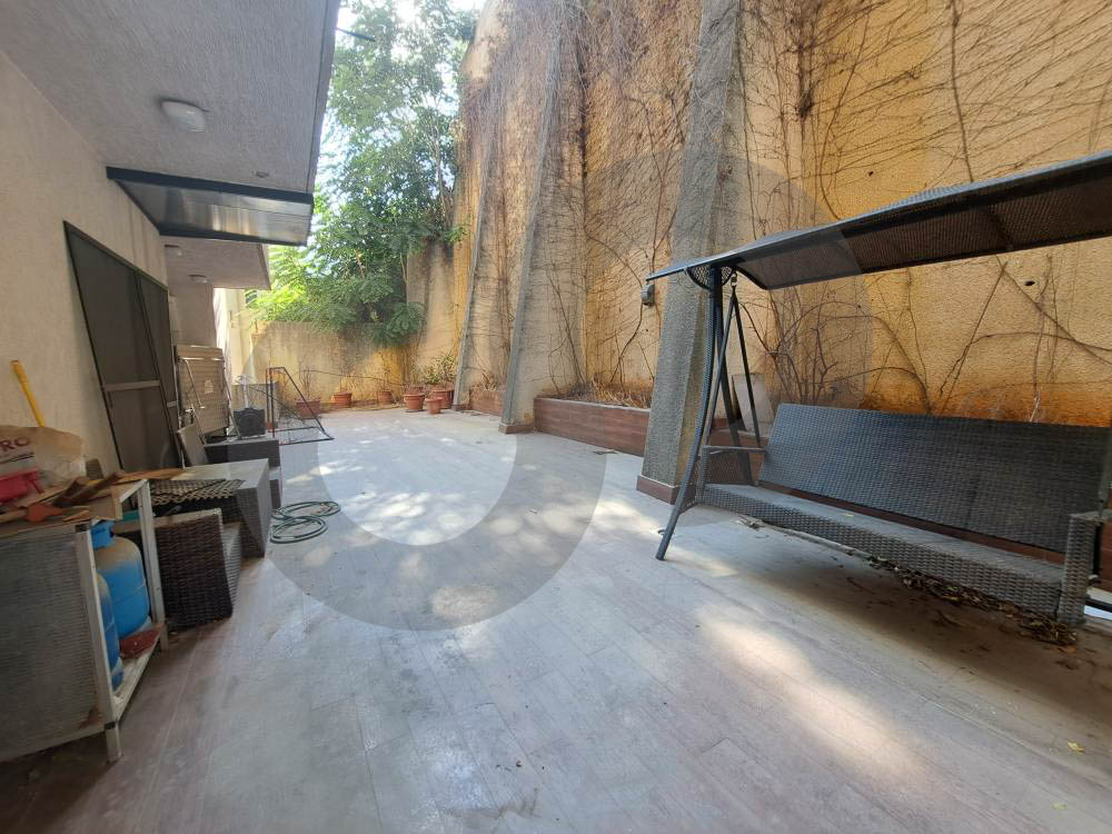 Spacious Apartment for Sale in New Mar Takla, Hazmieh — الصورة 2