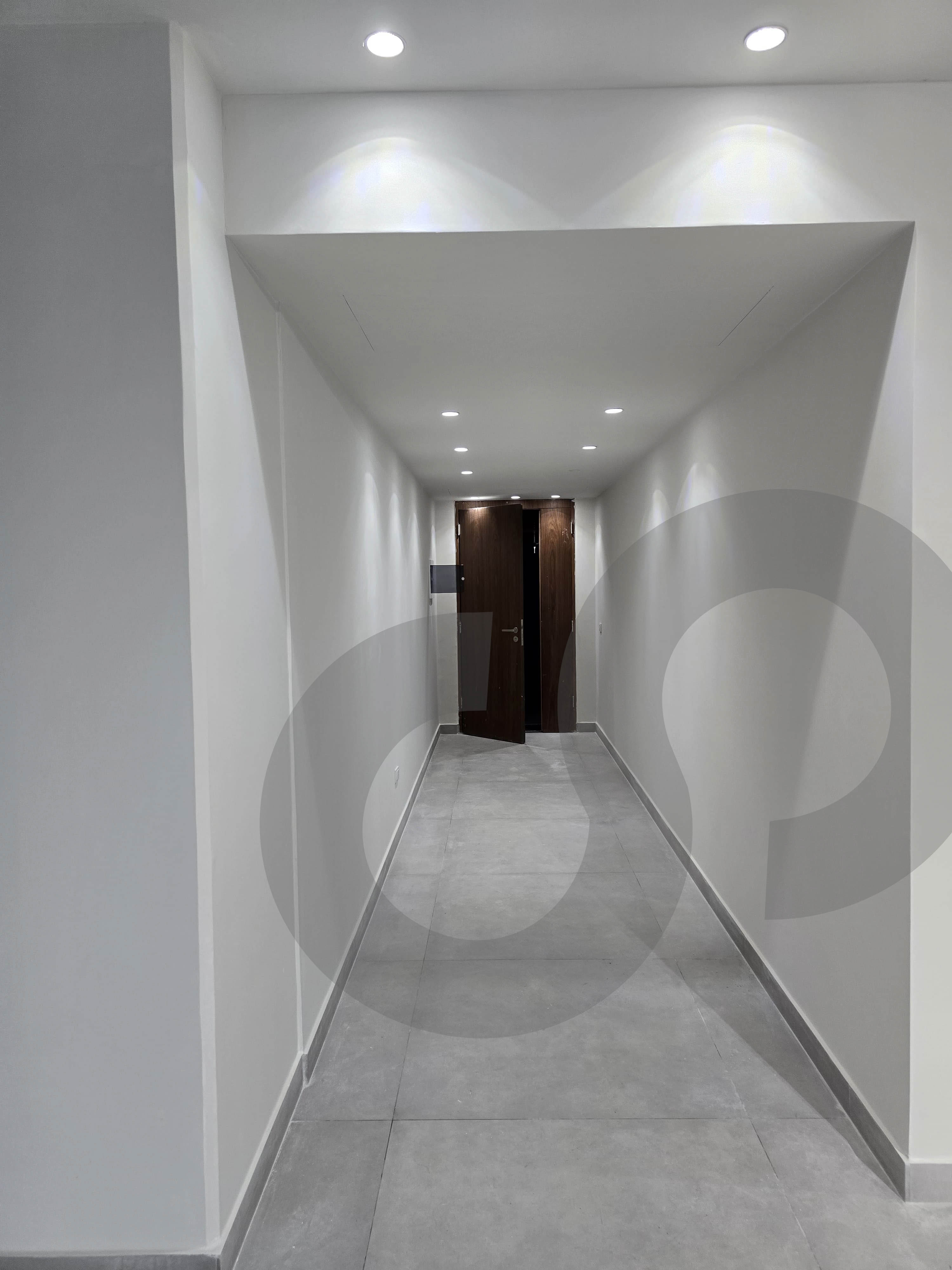 Office for rent- High-End Commercial Building –Hazmieh — الصورة 2