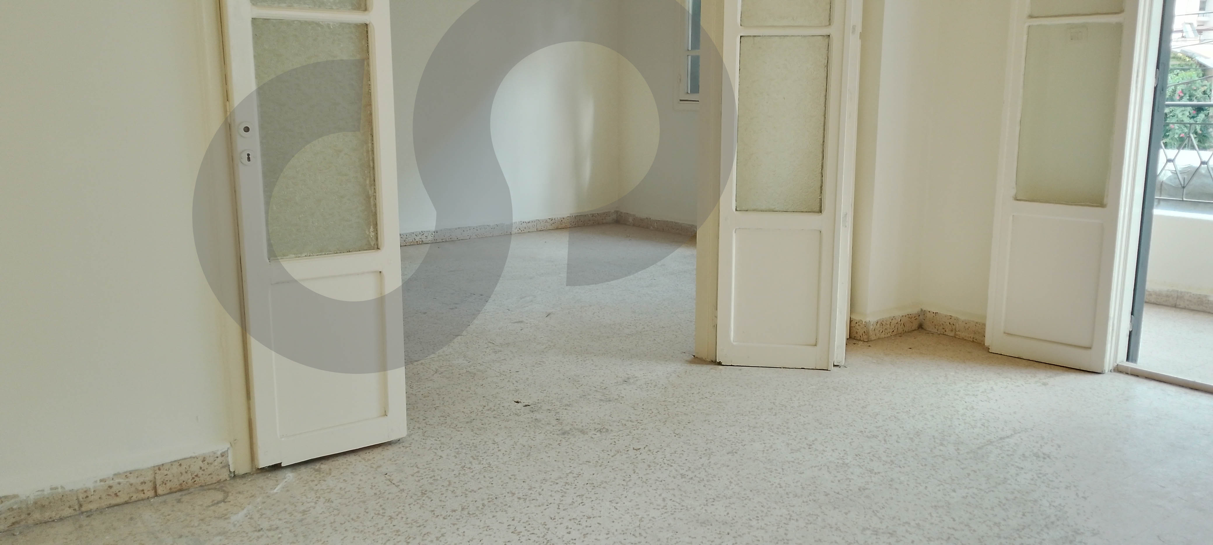 apartment in jdeideh area near the commercial market — الصورة 3