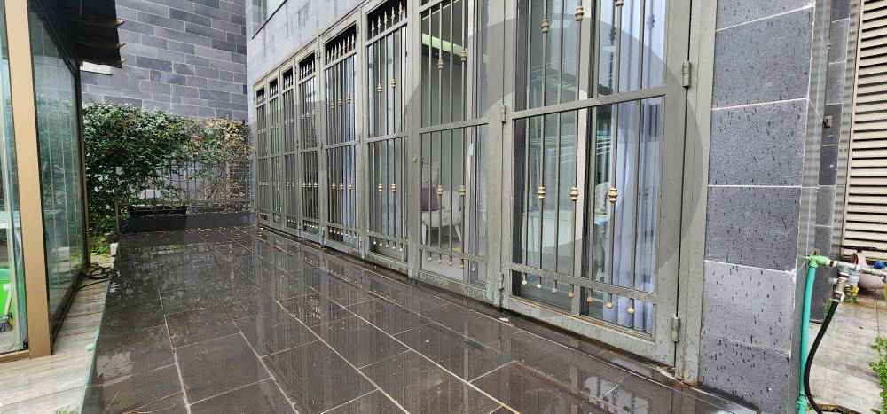 Unobstructed mountain and sea view IN Qornet El Hamra — الصورة 2