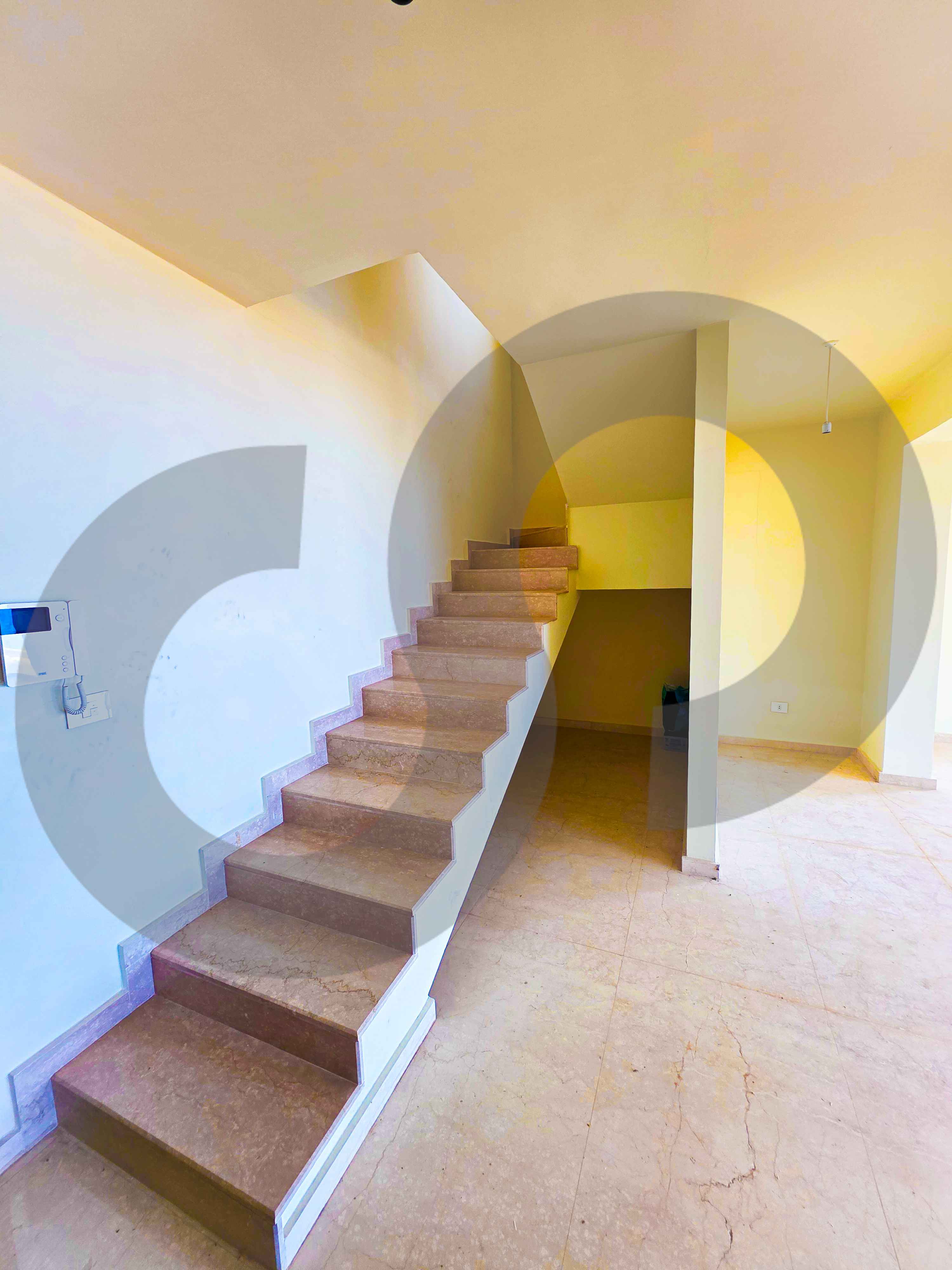 DUPLEX/Ghazir Kfarhbab/KESEROUAN / Dead end street — الصورة 2