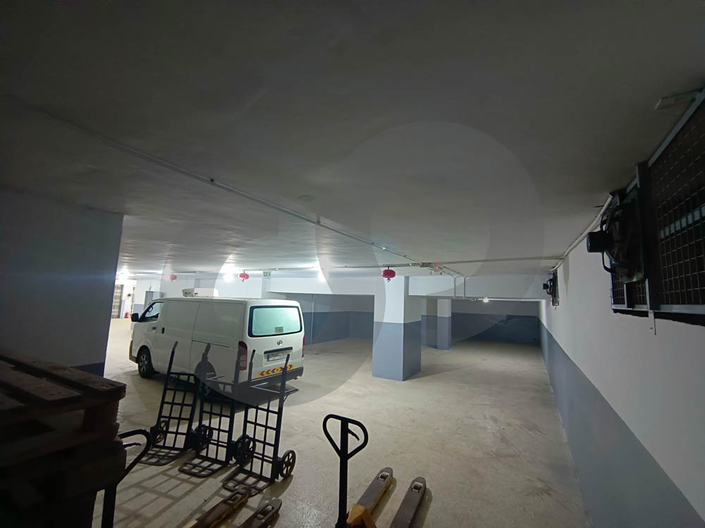HOT RENTAL DEAL | 1,800sqm Warehouse in Jnah-BEIRUT | Prime Commercial Location — الصورة 2
