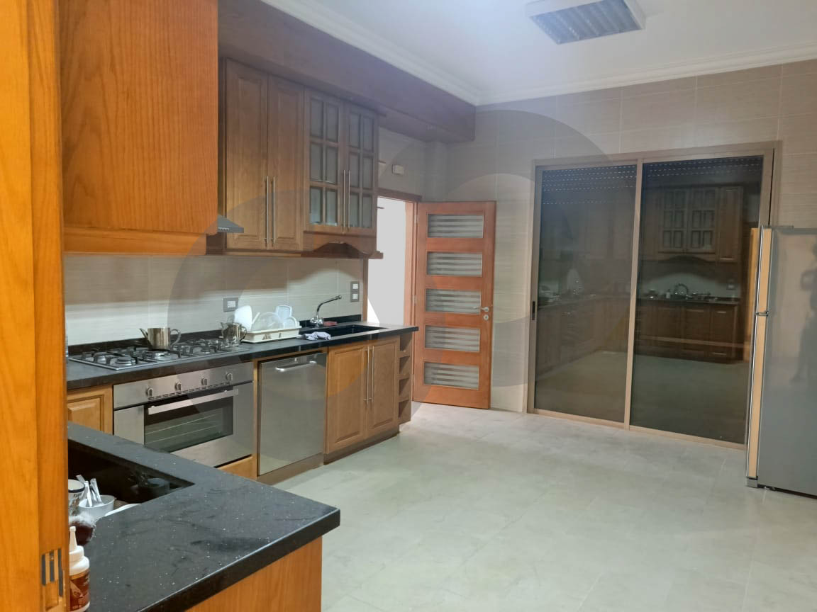 Catchy deal Under market price - baabda Town — الصورة 3