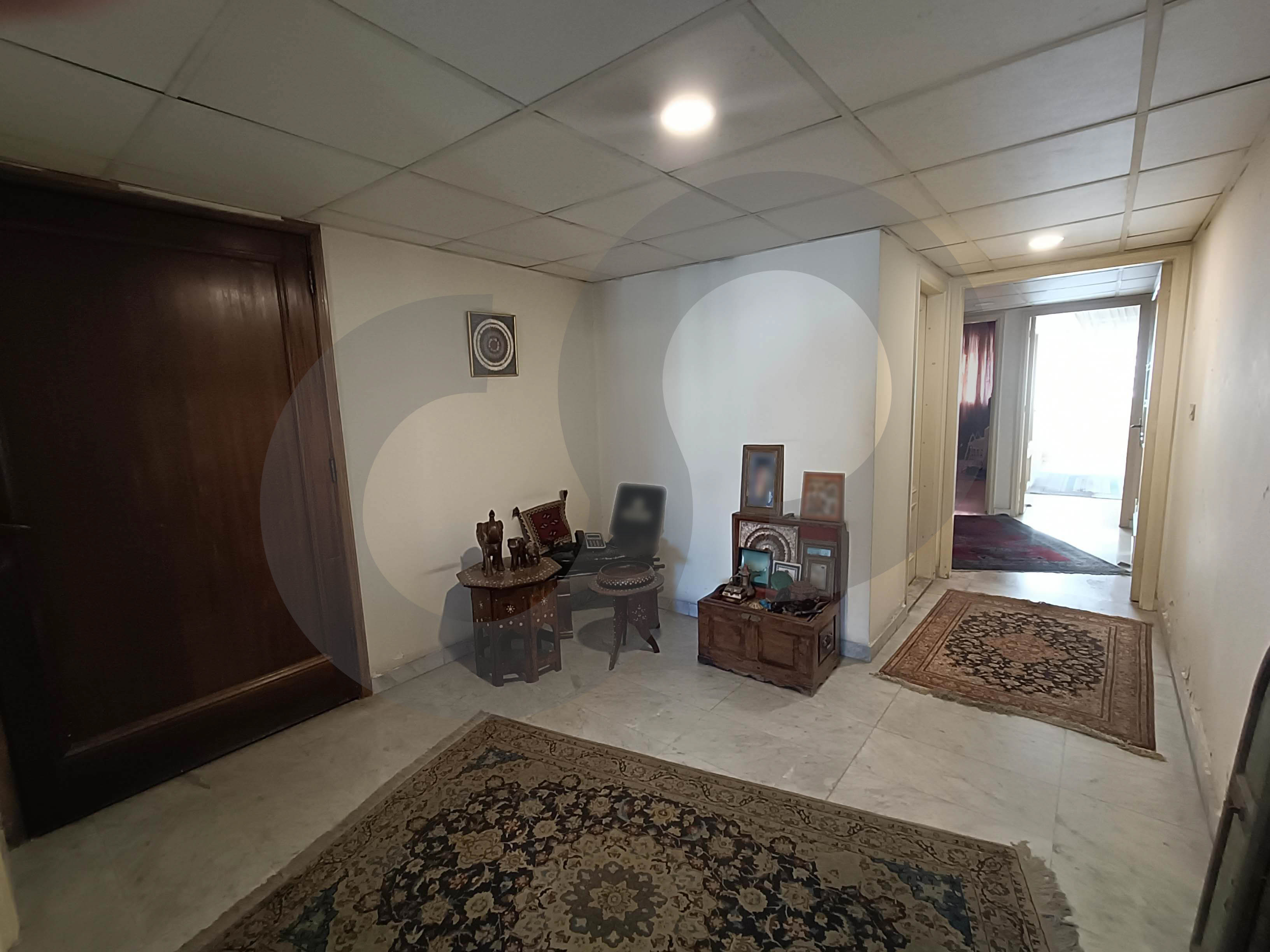 Mar Elias | Spacious & Bright | 220 SQM — الصورة 3