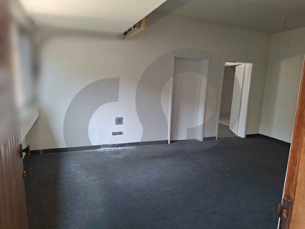 RENTAL SHOP/on the main road/JBEIL /prime location — photo 3
