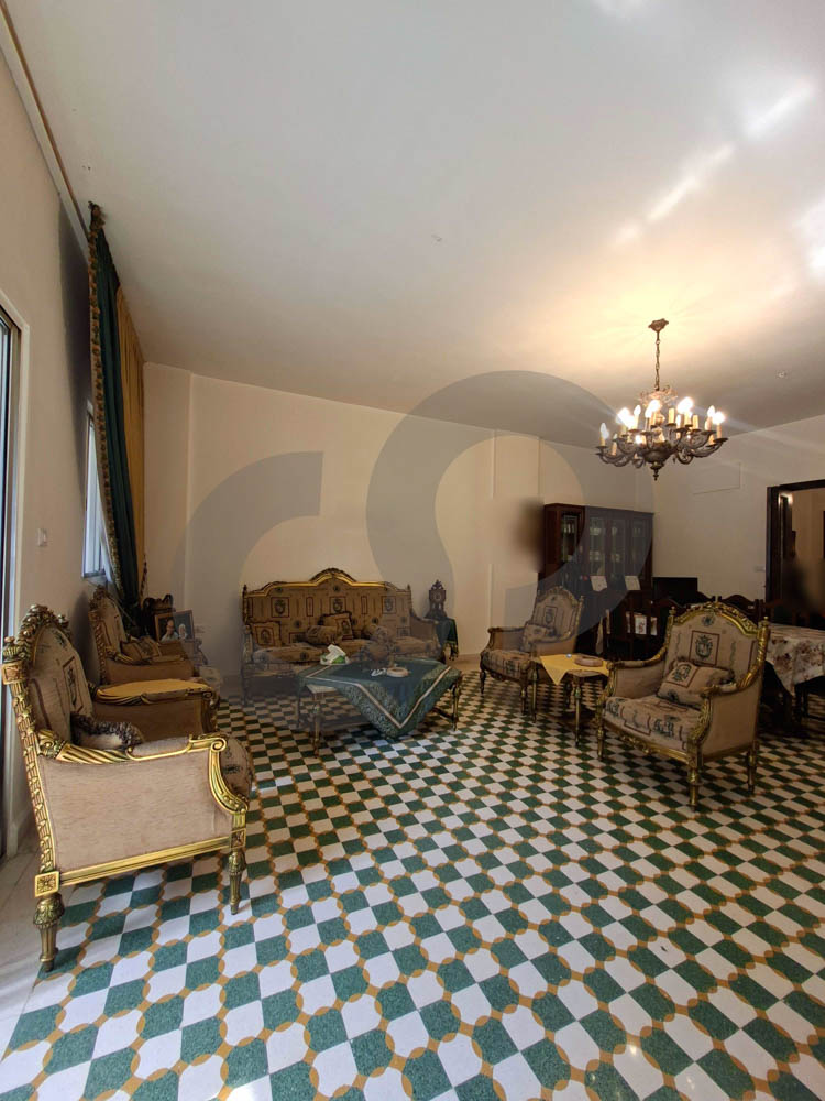 Beirut – Hamra / Ras Beirut | Spacious Apartment | Well-Maintained Old Building — الصورة 3
