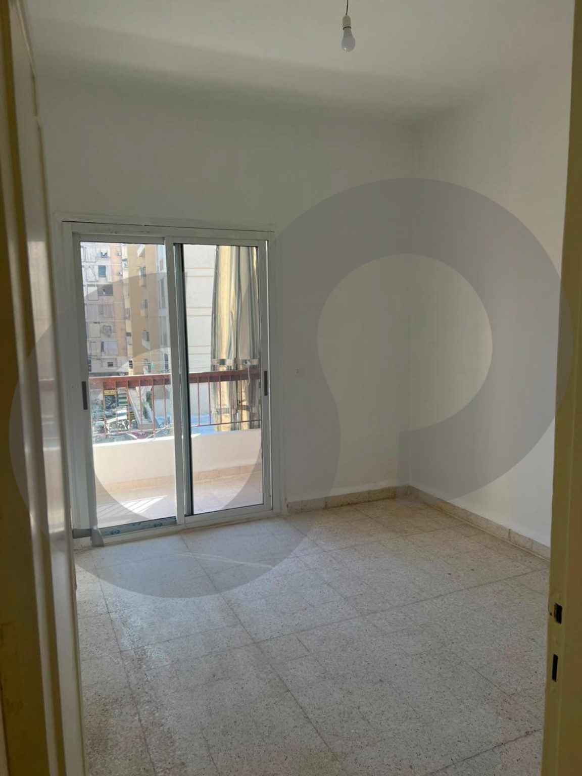 EXCLUSIVE DEAL IN ZOUKAK AL BLAT,BEIRUT / Well Maintained — الصورة 2
