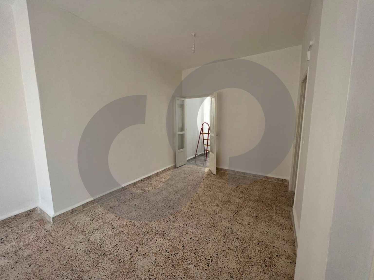 EXCLUSIVE DEAL IN ZOUKAK AL BLAT,BEIRUT / Well Maintained — الصورة 3