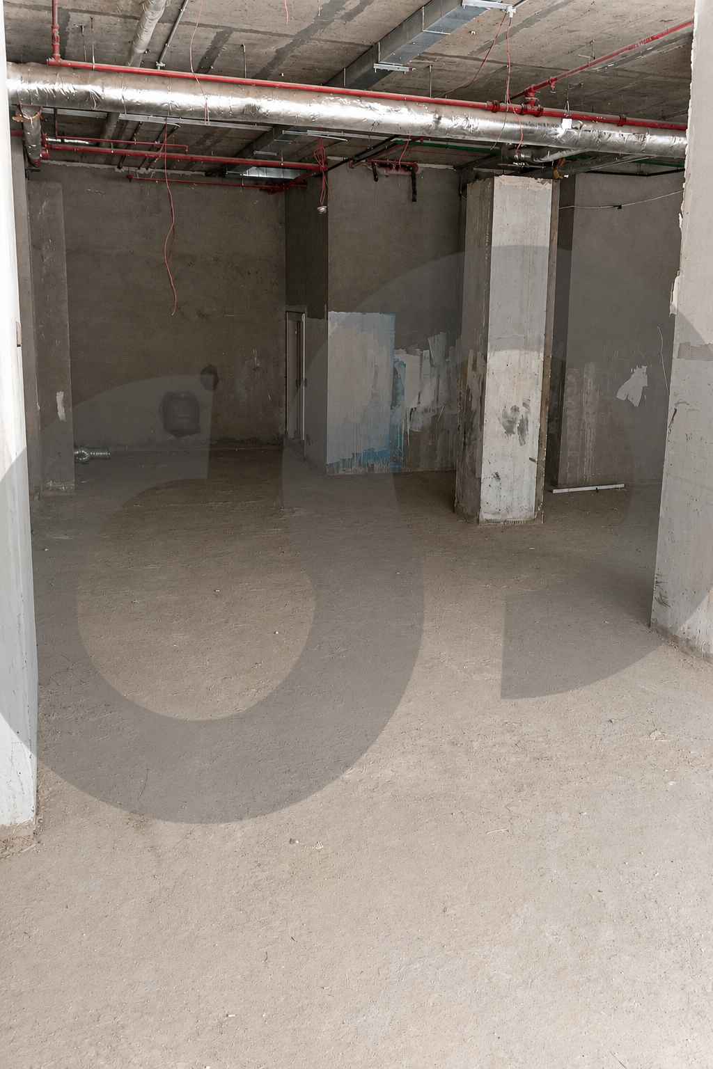 Commercial shop for rent/Downtown Beirut /Core & Shell/ HIGH END — الصورة 2
