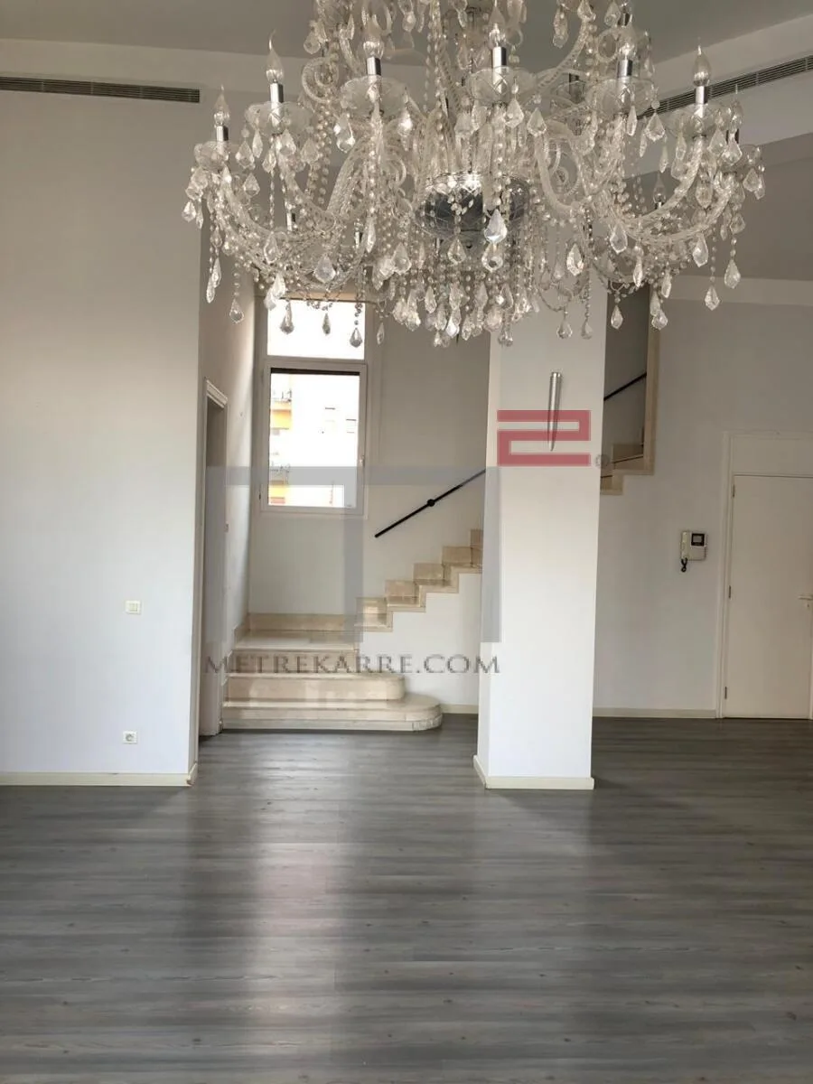 Penthouse for Sale in Gemmayze — الصورة 2