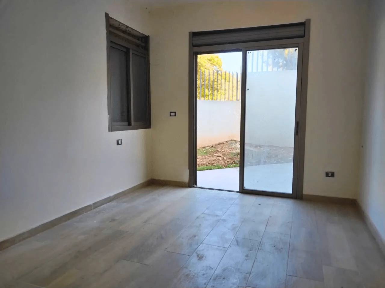 Apartment for Sale in Ballouneh, Lebanon — الصورة 3