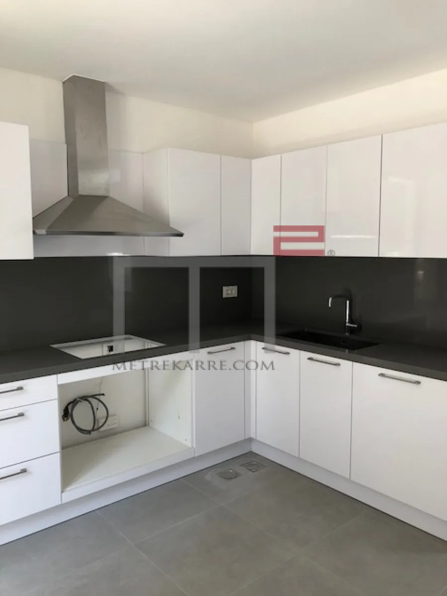 Apartment for Sale in Ras Beirut — الصورة 3