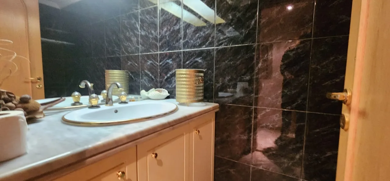 Apartment for Rent in Yarzeh, Lebanon — الصورة 6