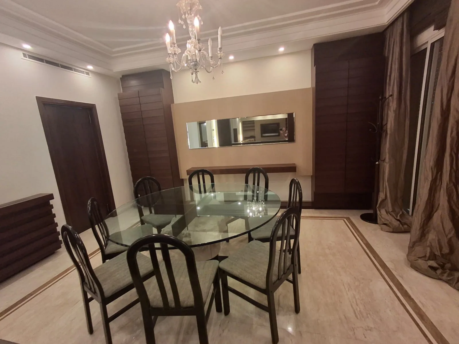 Apartment for Rent in Achrafieh, Beirut, Lebanon — الصورة 3