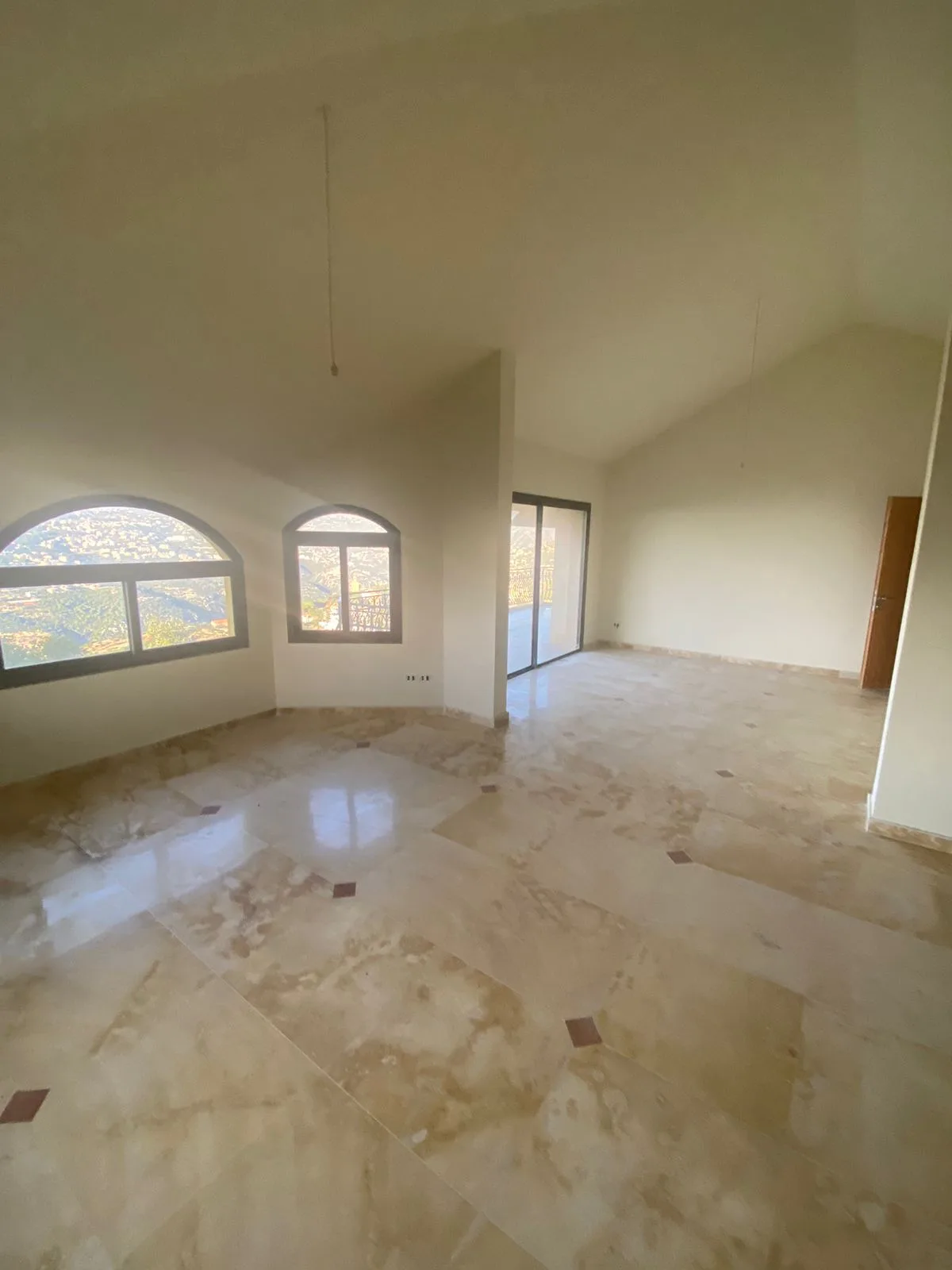 Villa for Sale in Beit Chabeb, Lebanon — الصورة 2