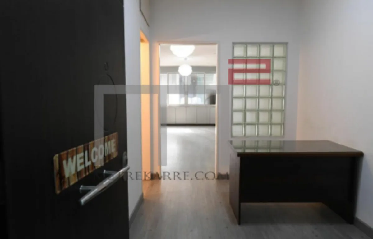 Office for Rent in Gemmayze — الصورة 2