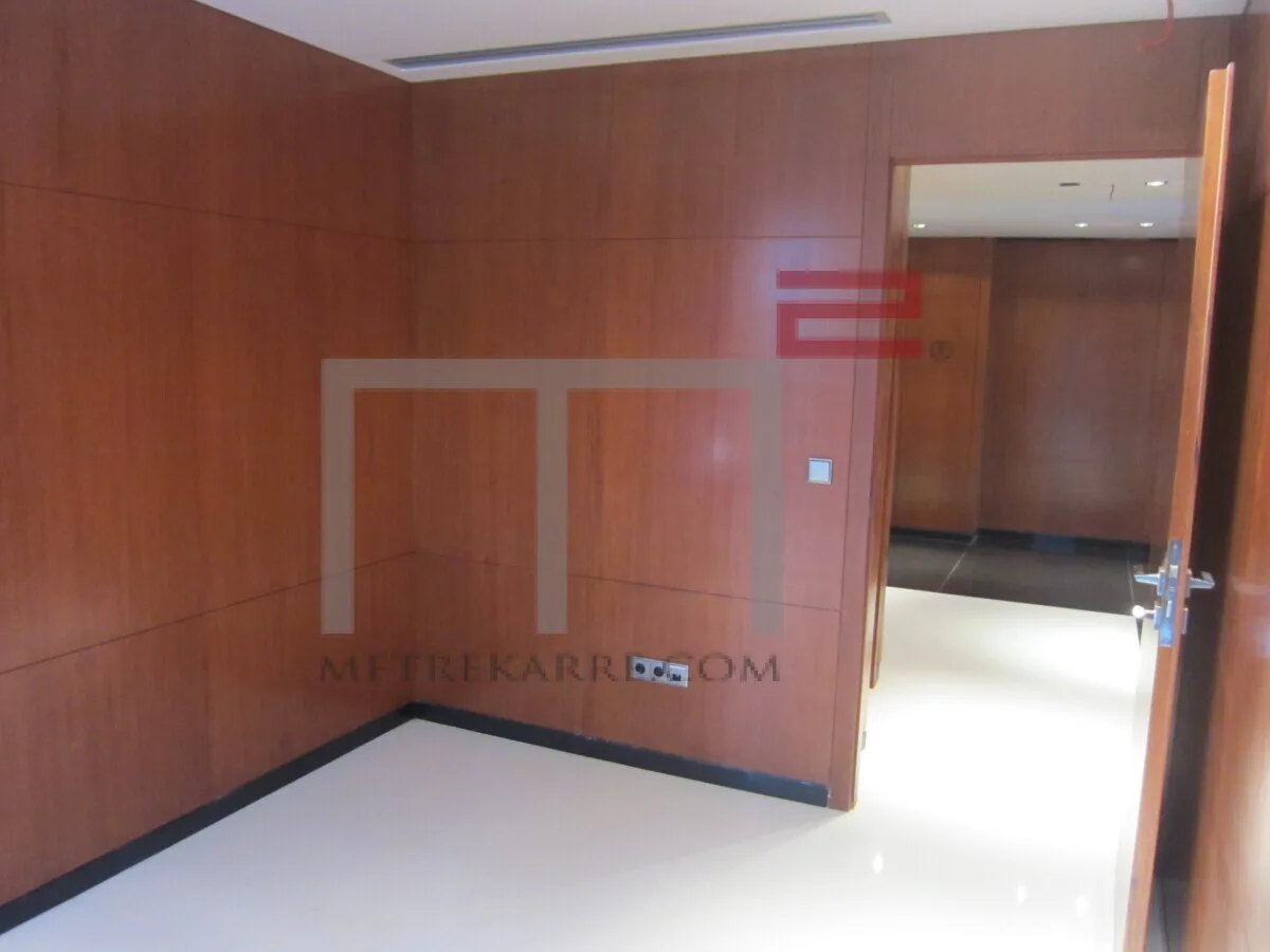 Office for Rent in Achrafieh — الصورة 2