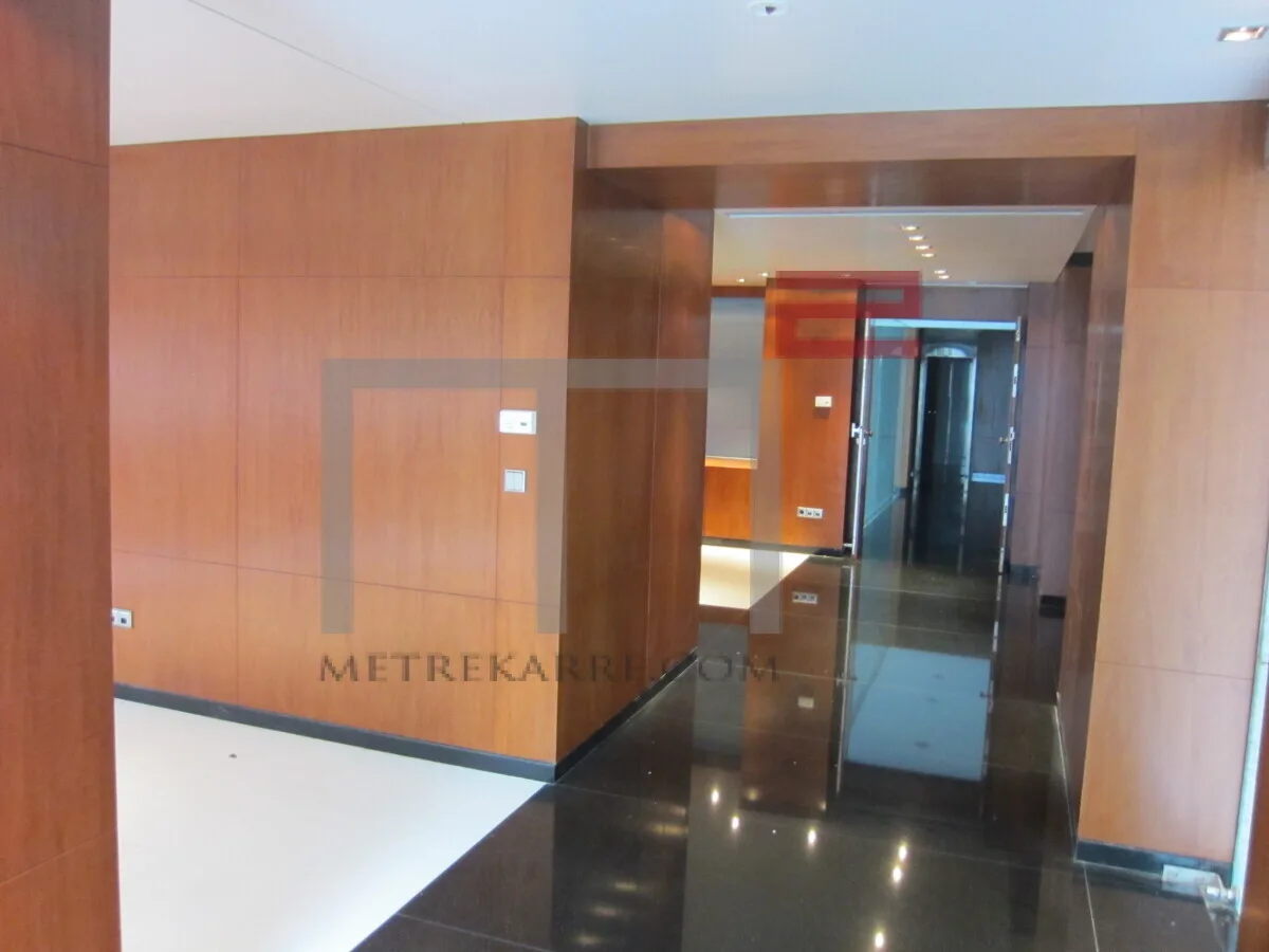 Office for Rent in Achrafieh — الصورة 3