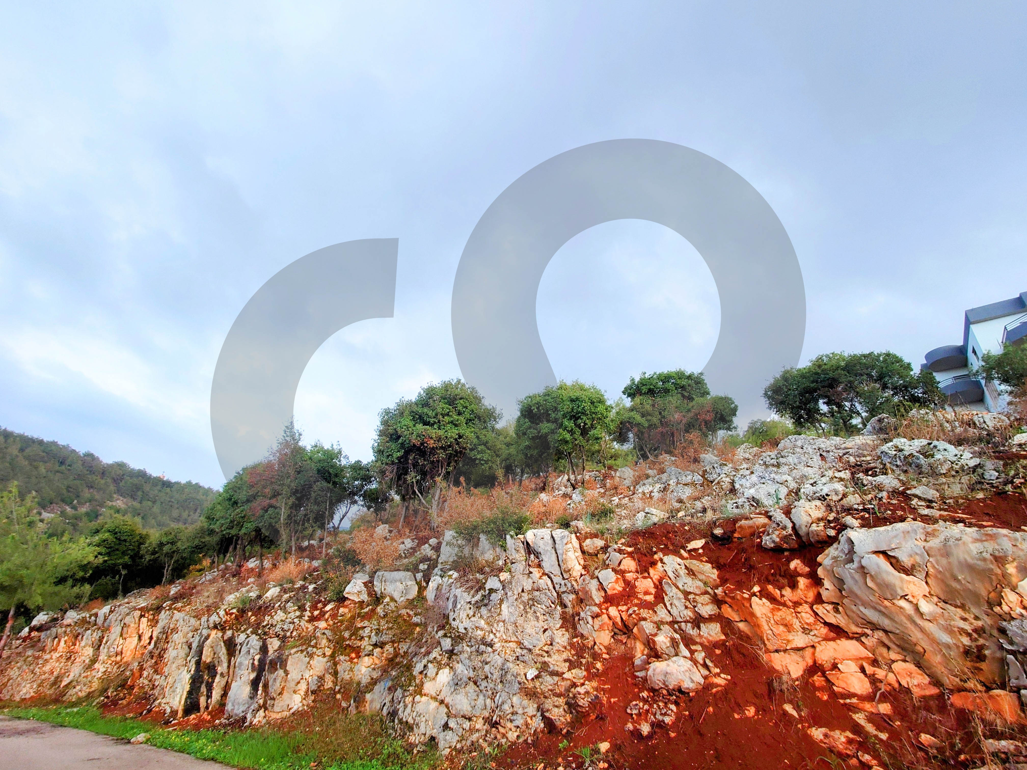 812 SQM Land for Sale in Raskifa –Hilltop –Panoramic View — الصورة 2