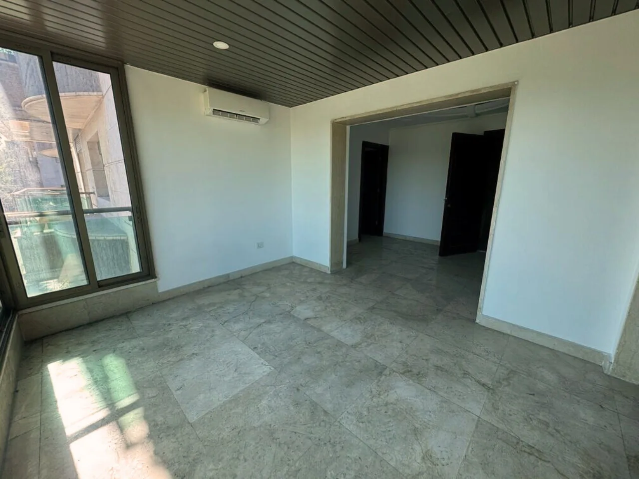 Apartment for Sale in Kaskas, Beirut — الصورة 3