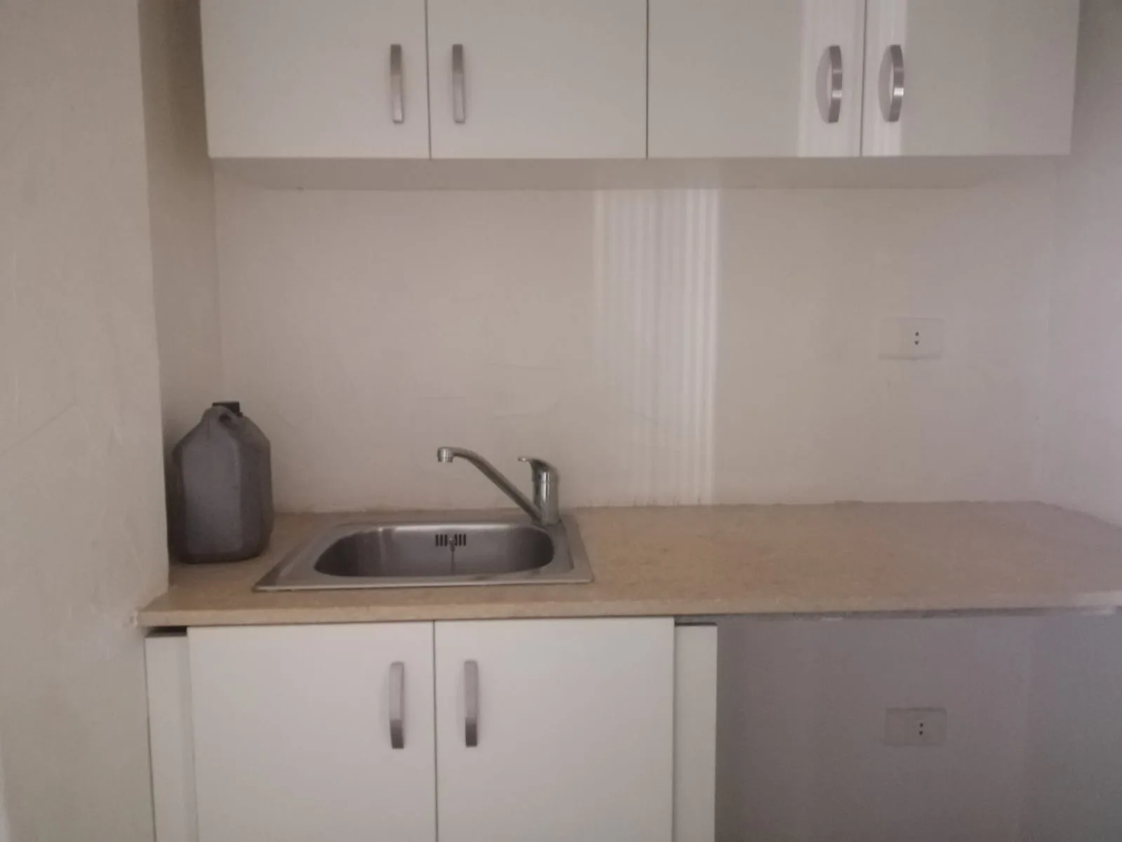 Office for rent in Achrafieh — الصورة 10