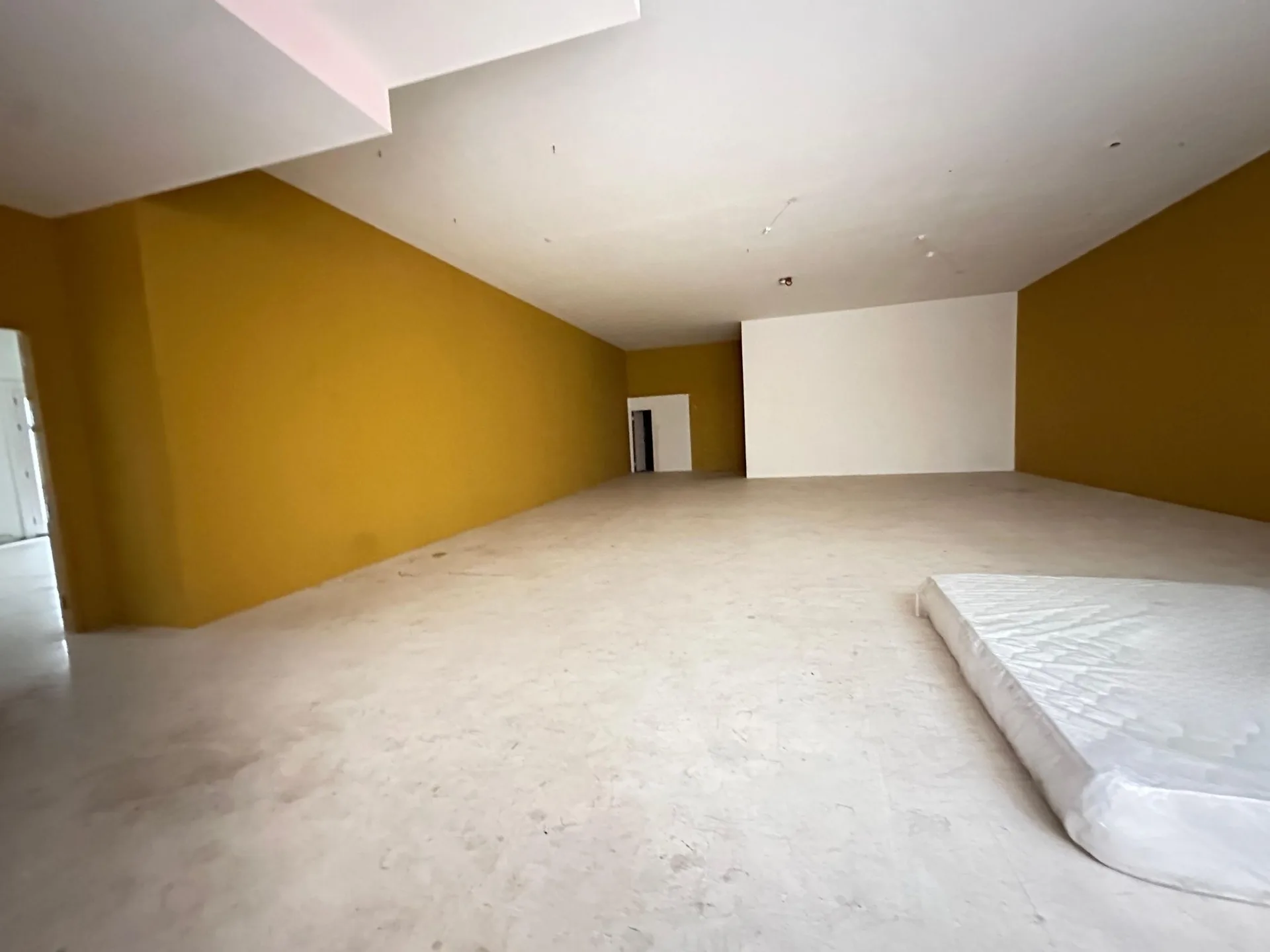 Shop for rent in Downtown — الصورة 4