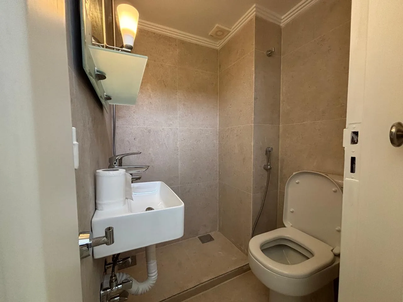 Apartment for Rent in Badaro, Beirut, Lebanon — الصورة 9