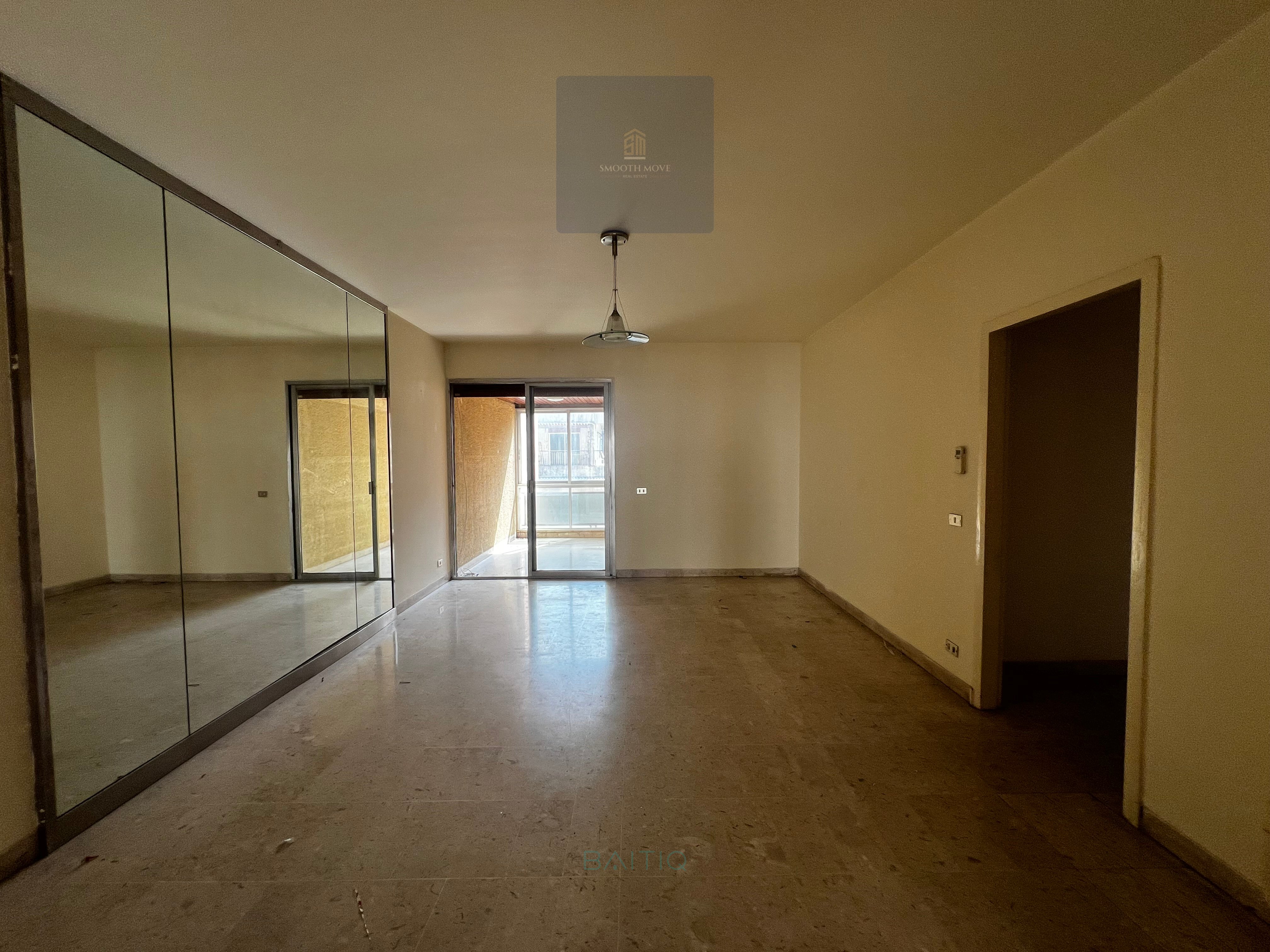 Spacious and Catchy Price Apartment for sale in Sanayeh Beirut — الصورة 12