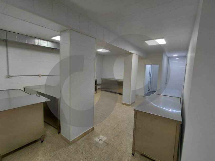 WAREHOUSE/JDAIDE,METN /strategic location with easy road access — الصورة 3
