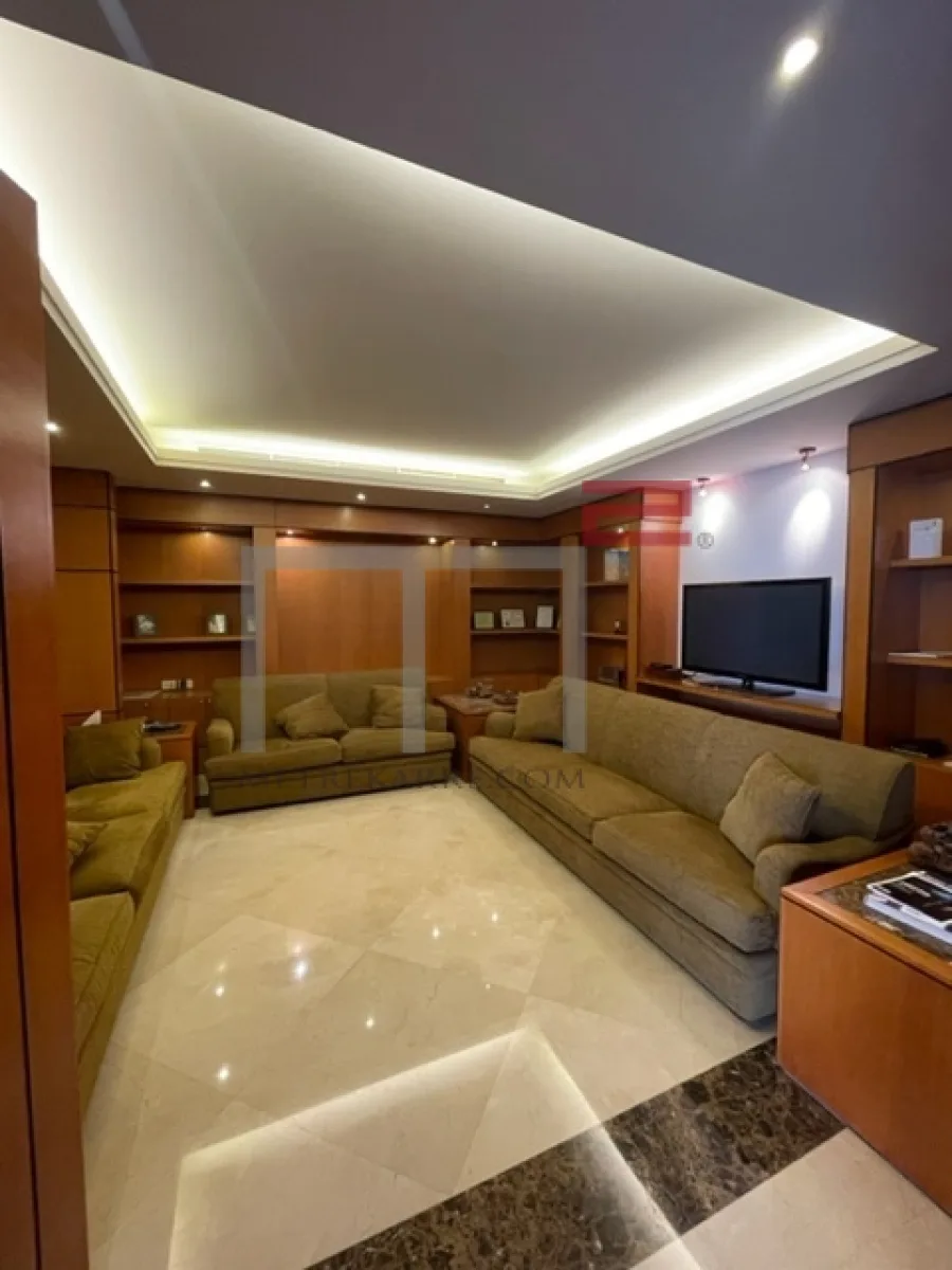 Office for Sale in Mar Nicolas — الصورة 3