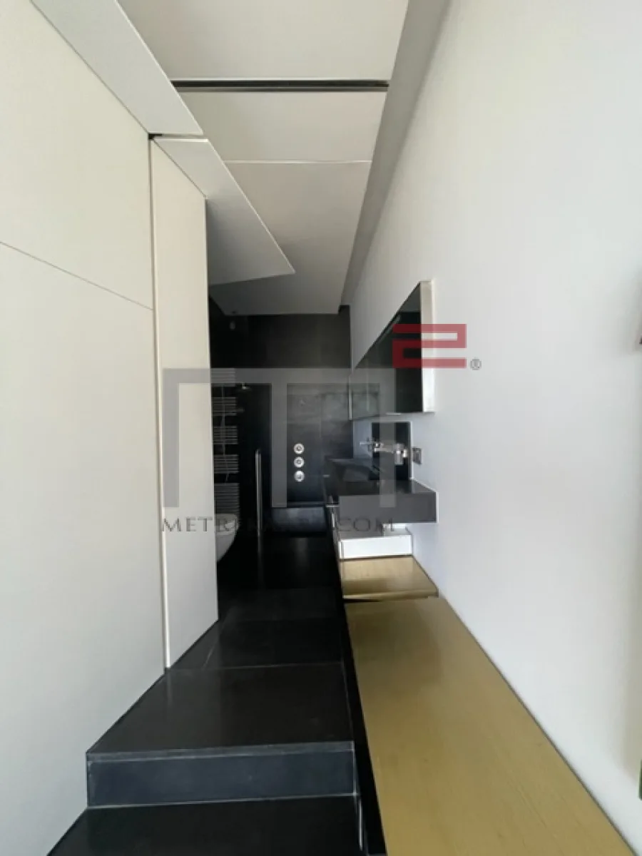 Apartment for Sale in Secteur Minet El Hosn — الصورة 4