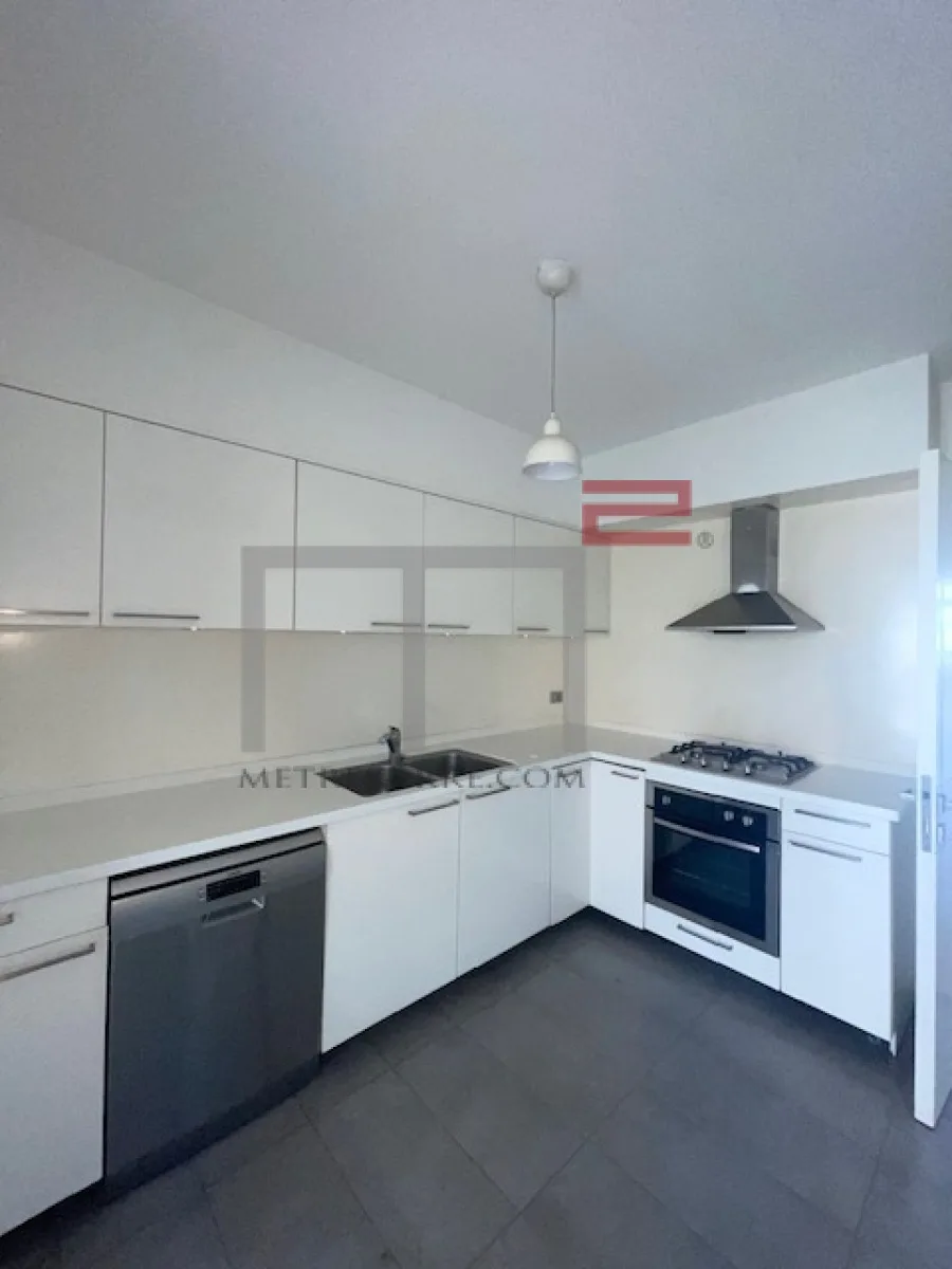 Duplex for Sale in Hôtel Dieu — الصورة 2