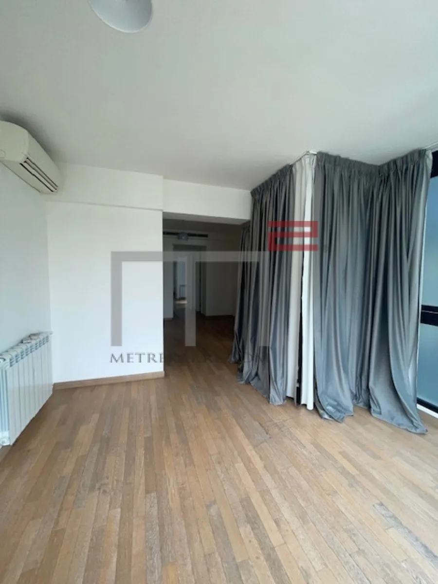 Duplex for Sale in Hôtel Dieu — الصورة 4