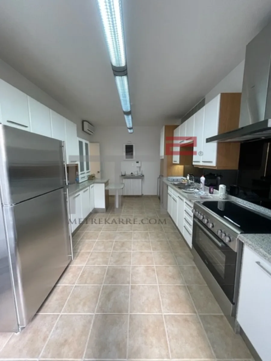 Apartment for Rent in Furn El Hayek — photo 2