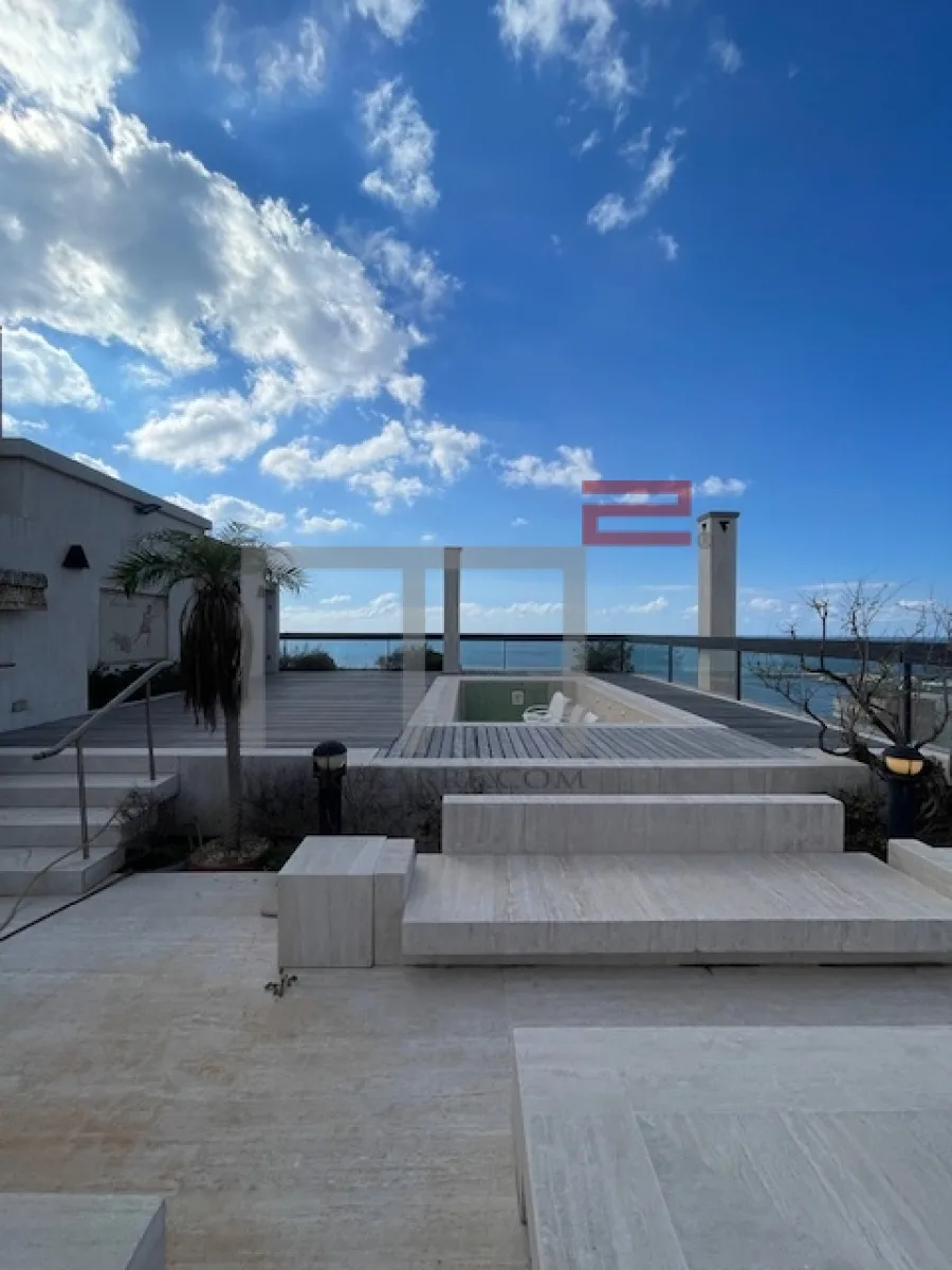 Penthouse for Rent in Ramlet El-Bayda