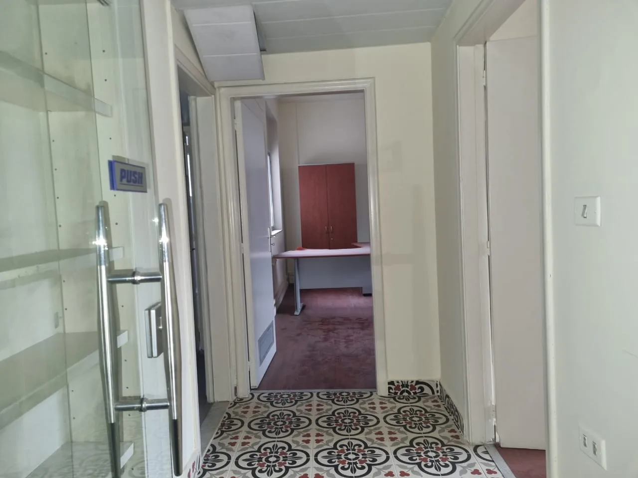 Office for rent in Verdun, Beirut, Lebanon — الصورة 3