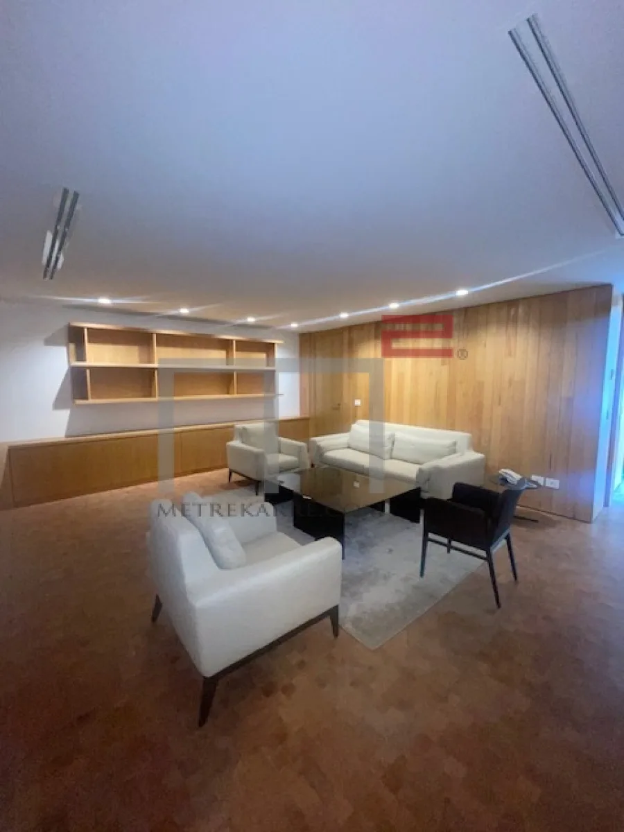 Villa for Sale in Baabdat — الصورة 2